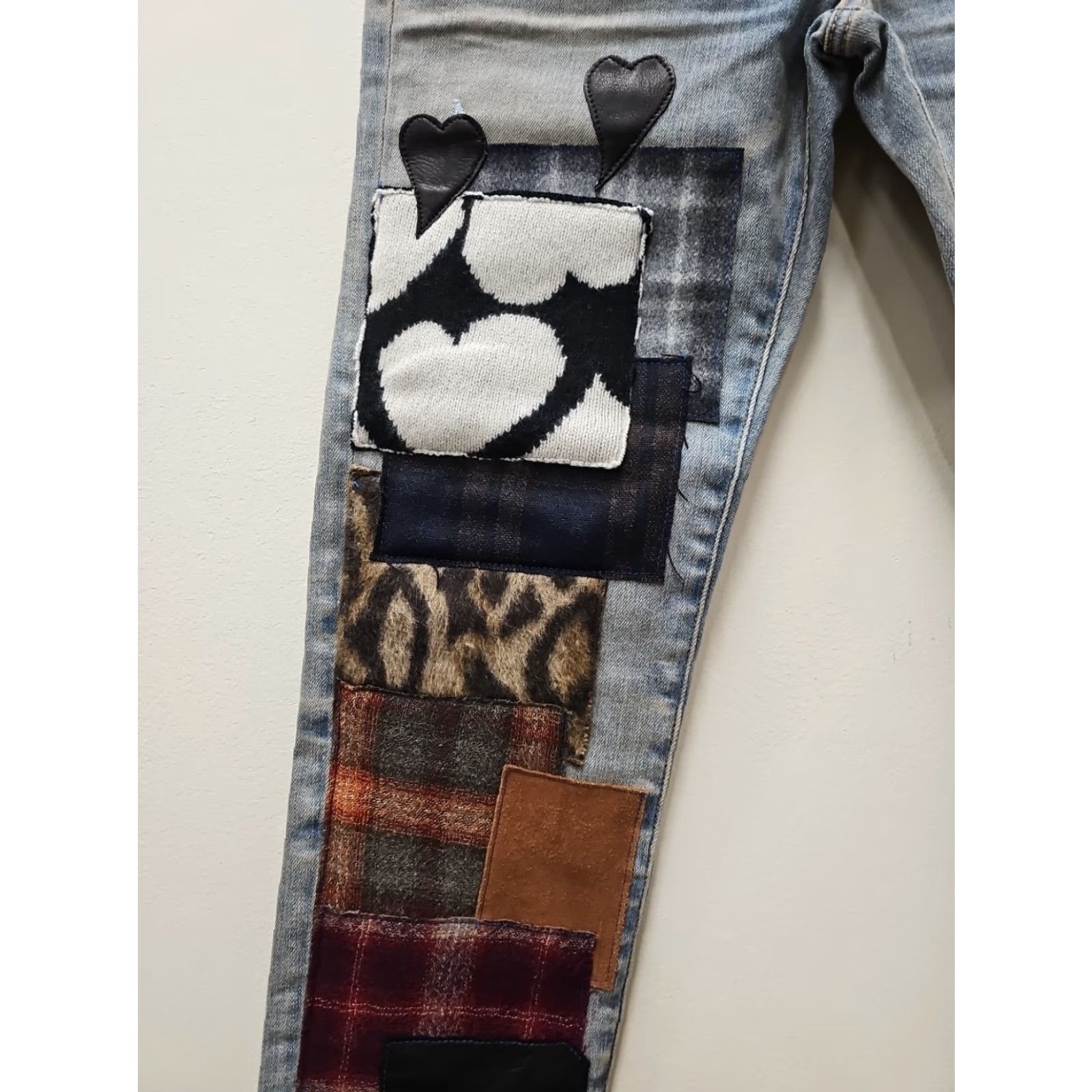 Amiri AMIRI PATCHWORK ARTPATCH CLAY INDIGO SIZE 34 JEANS Pants Jeans Slim 5-Pocket Distressed Mens 34x33.5 Blue Cotton Button Closure Vintage No Size US 34 / EU 50 - 4 Thumbnail