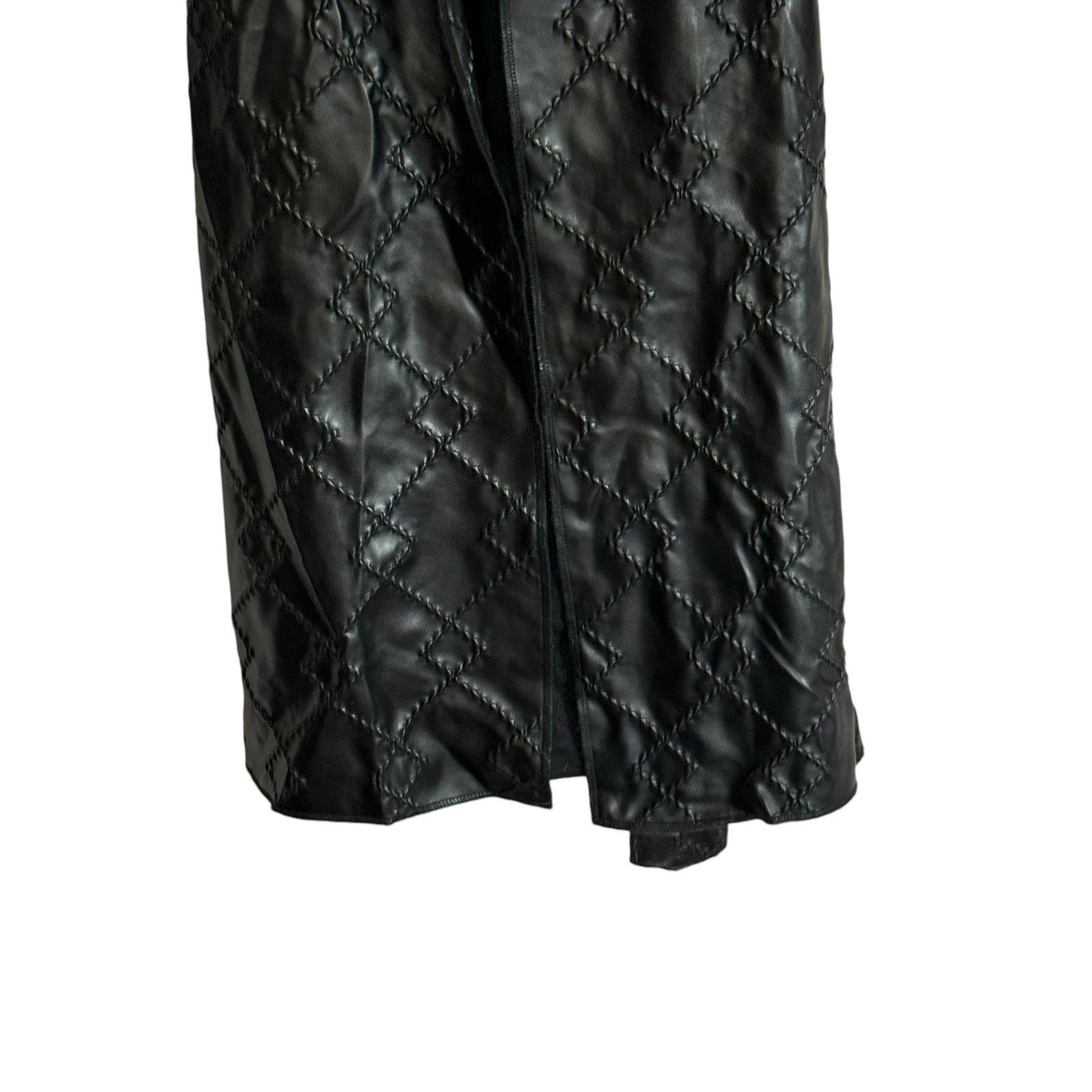 Trina Turk Trina Turk Petite Black Quilted Long Jacket Designer Matrix Size S / US 4 / IT 40 - 5 Thumbnail