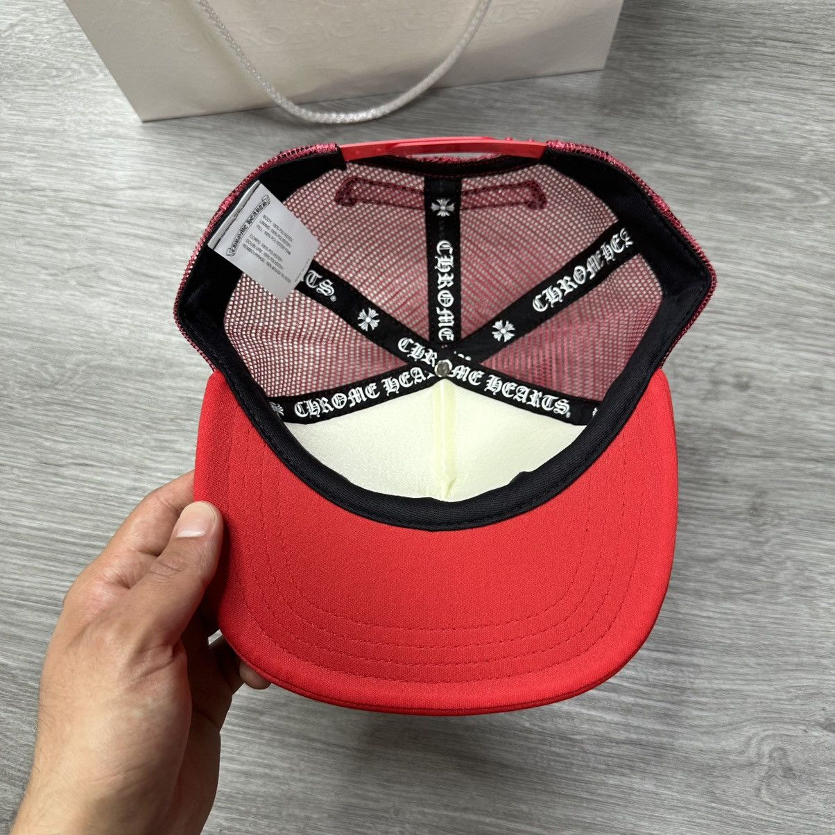 Chrome Hearts Chrome Hearts Trucker Hat Eye Chart Red Size ONE SIZE - 6 Thumbnail