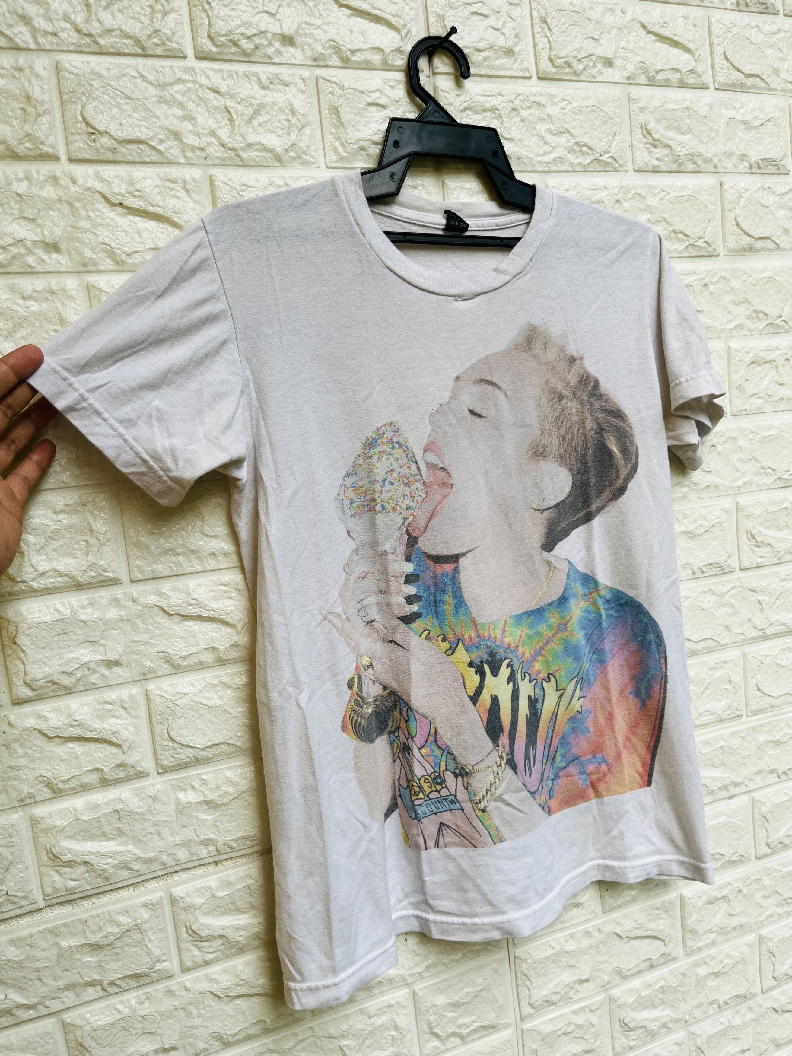 Japanese Brand × Vintage Vintage Lady Gaga Suck Your Icecream Designer Style Size US S / EU 44-46 / 1 - 3 Thumbnail