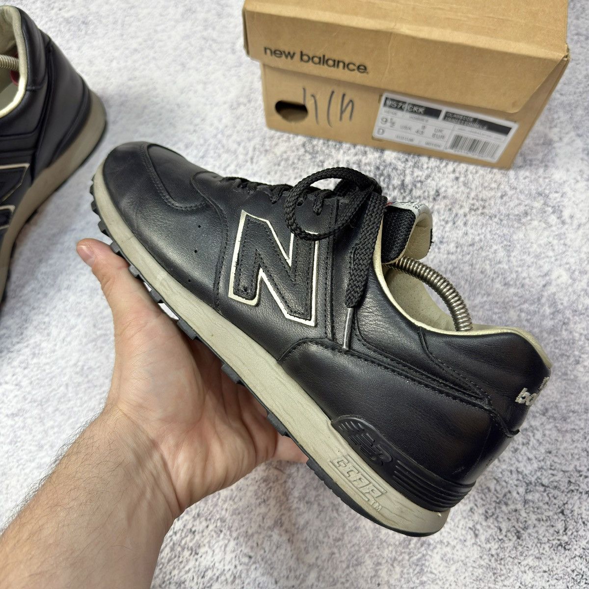 New Balance New Balance 576 M576CKK US9.5 UK9 EU43 27.5cm Size US 9.5 / EU 42-43 - 6 Thumbnail