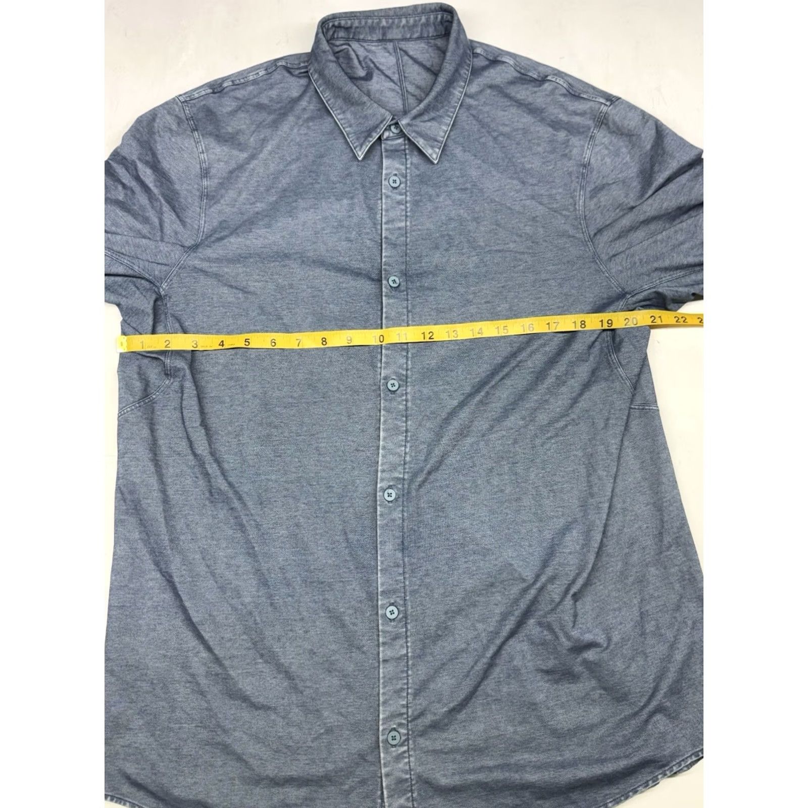 Lululemon Lululemon Commission Long Sleeve Shirt Mens L Blue Chambray Button Up Stretch Size US L / EU 52-54 / 3 - 3 Thumbnail