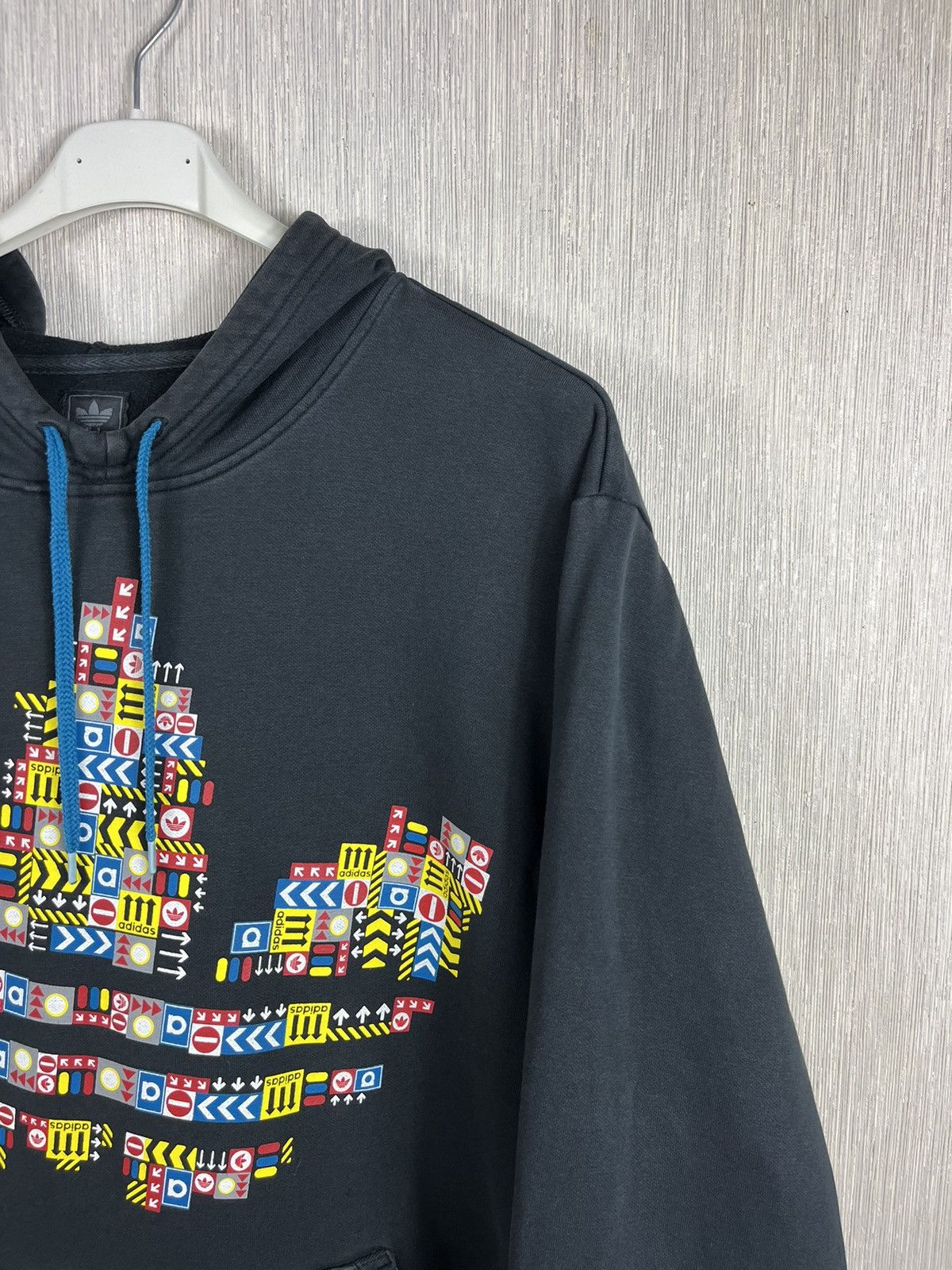 Adidas × Vintage Vintage Adidas y2k hoodie sweatshirt big logo road signs Size US L / EU 52-54 / 3 - 3 Thumbnail
