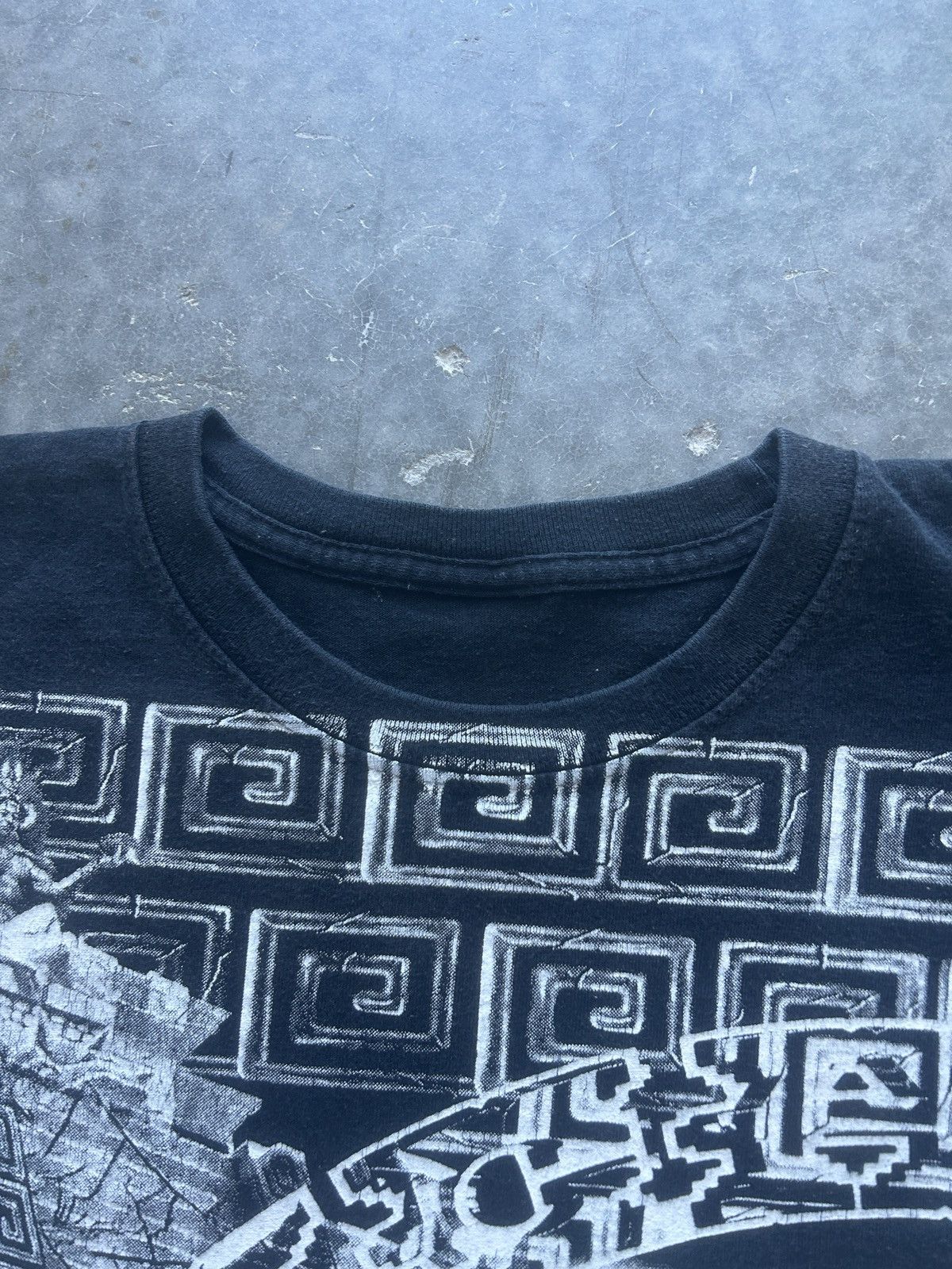 Vintage Vintage Y2K Mayan Aztec AOP Graphic Tee Size US L / EU 52-54 / 3 - 4 Thumbnail