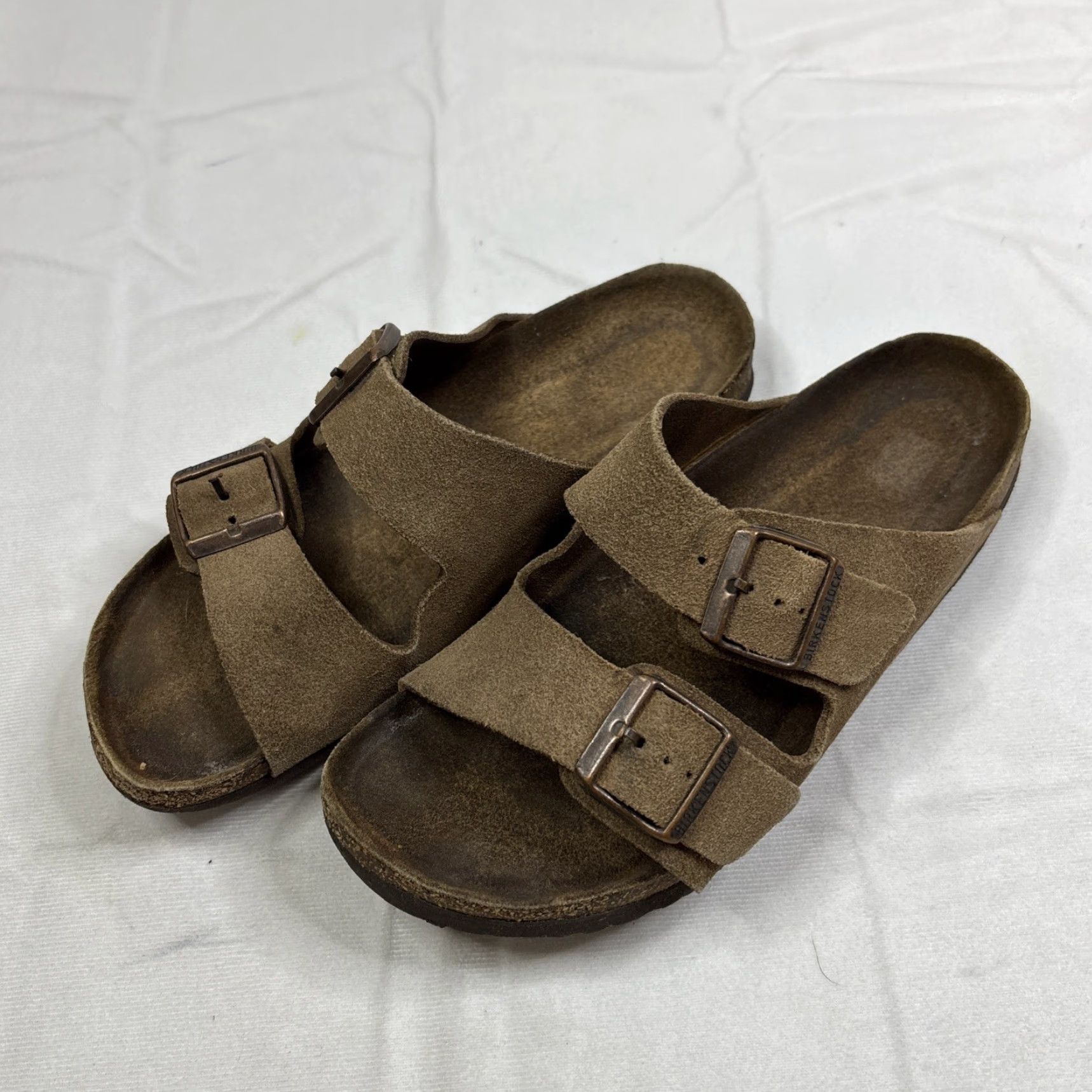 Birkenstock Birkenstock Arizona Sandal Leather Suede Tan Women's 38 US 7 Men’s 5 Buckle Straps Leather Insole Outsole Germany Vintage? Size US 7 / IT 37 - 2 Thumbnail