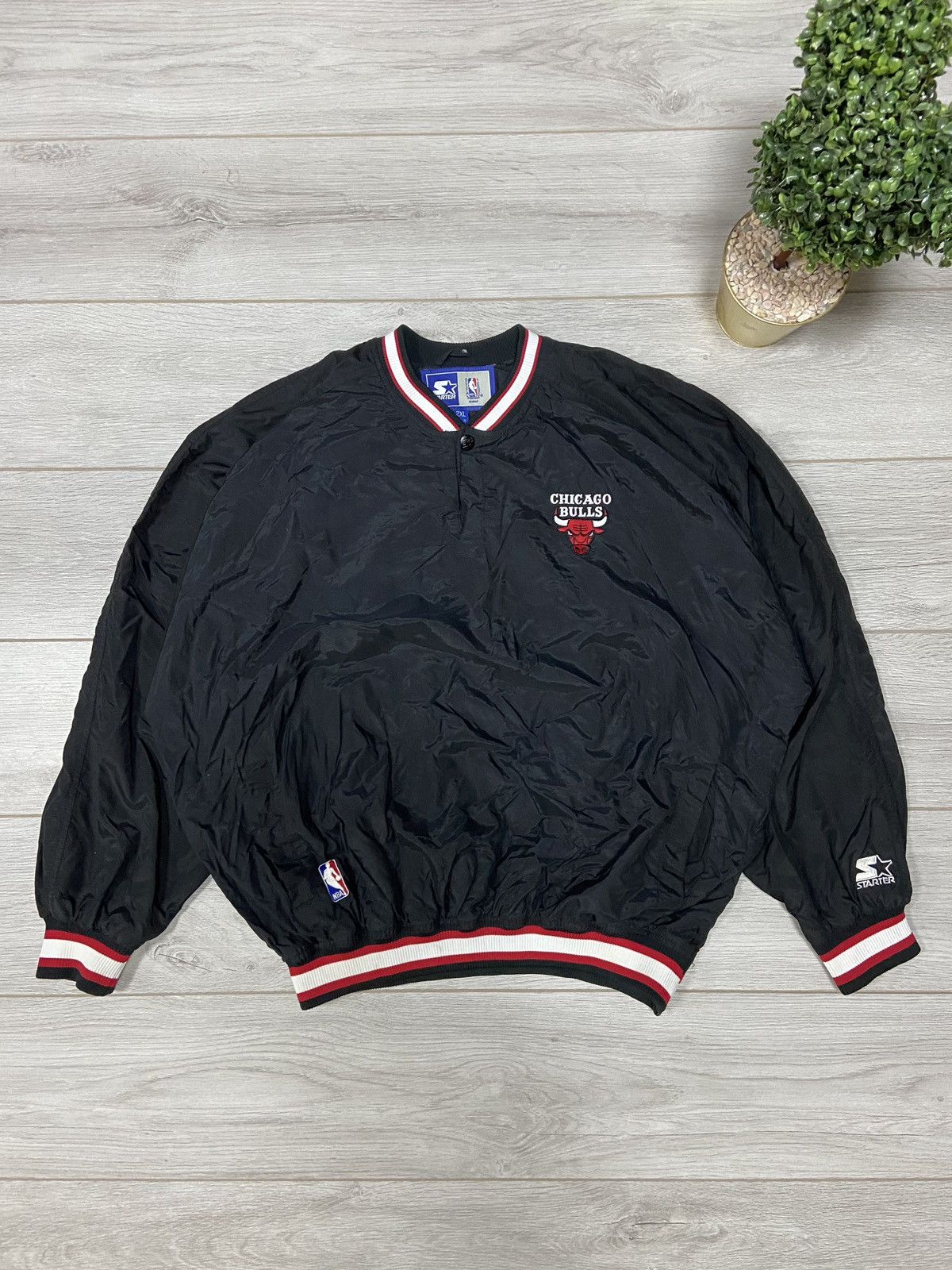 Chicago Bulls KOREA vintage nylon big logo sweatshirt jacket