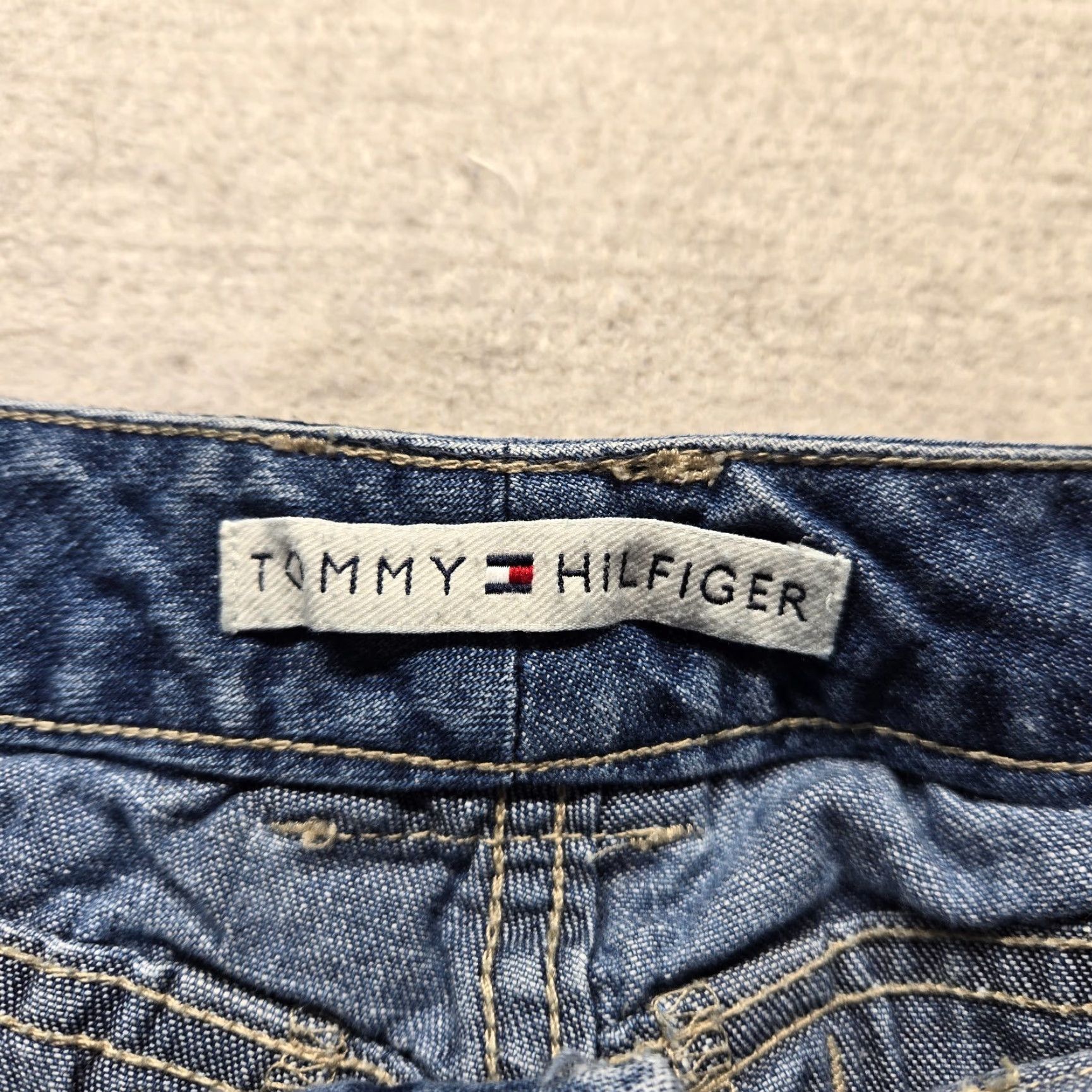 Tommy Hilfiger Tommy Hilfiger Jean Shorts Blue Denim Adult Women's Size 6 Size 28" / US 6 / IT 42 - 2 Thumbnail