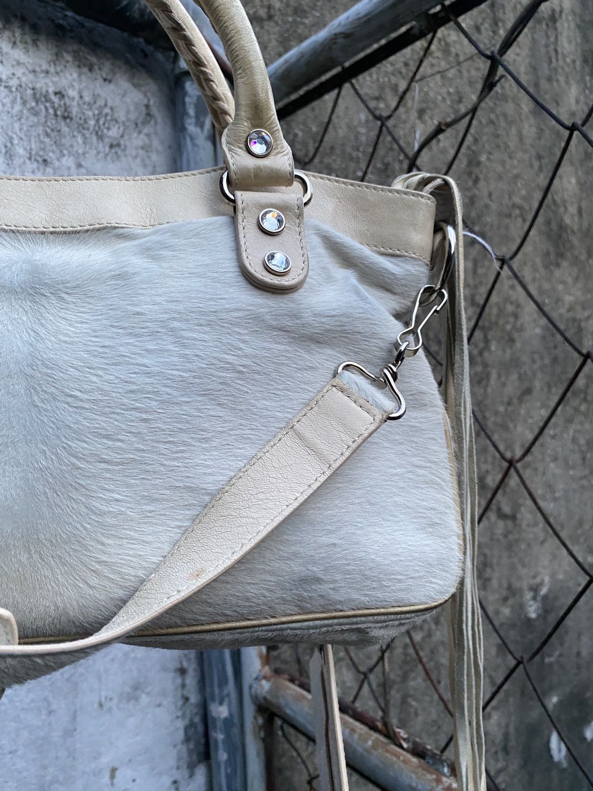 Balenciaga Balenciaga - 2000’s - LIMITED pony hair first city white Size ONE SIZE - 6 Thumbnail