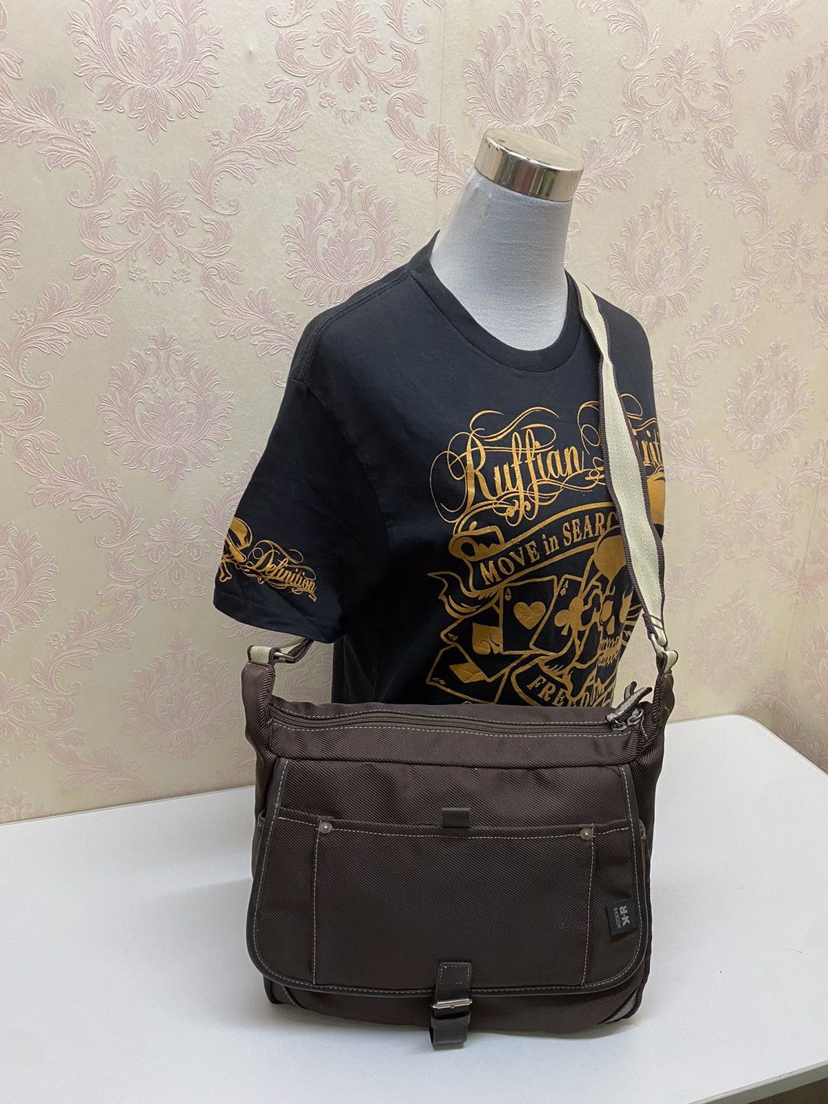 Japanese Brand R. Kikuchi Multipocket Crossbody Bag Size ONE SIZE - 9 Thumbnail