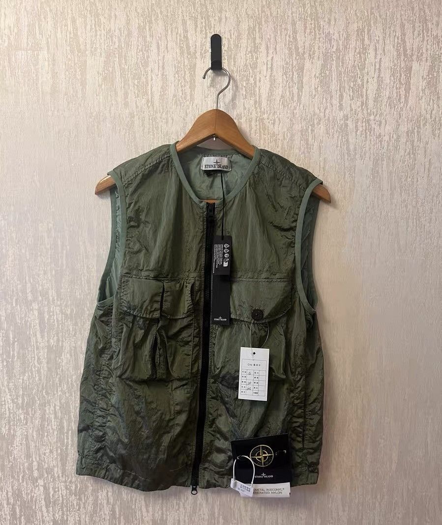 Stone Island Stone Island SS23 Solid Color Large Pocket Zip Vest Size US S / EU 44-46 / 1 - 1 Thumbnail