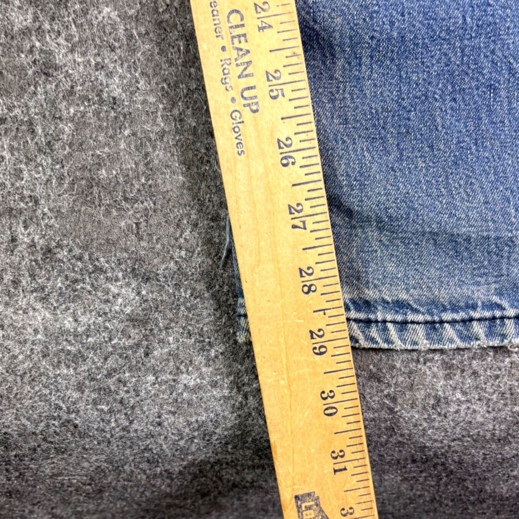 Carhartt VINTAGE Carhartt Jeans Mens 36x29 Light Wash Distressed Workwear Size US 36 / EU 52 - 4 Thumbnail