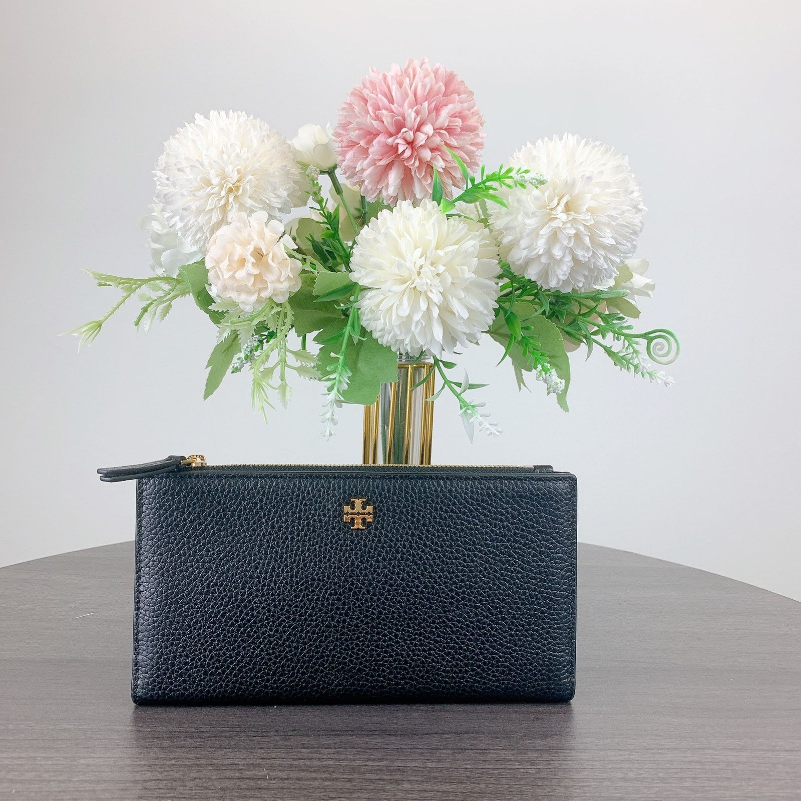 Tory Burch Tory Burch 139540 Blake Slim Wallet IN BLACK/DEVON SAND Size ONE SIZE - 1 Thumbnail
