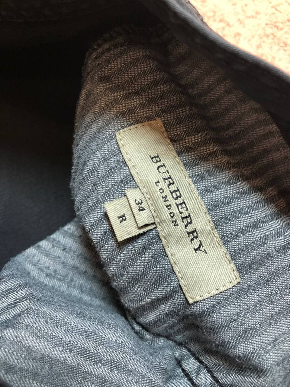 Burberry BURBERRY Men’s Slim Fit CASUAL Denim Jeans Clean Look Size US 34 / EU 50 - 2 Thumbnail
