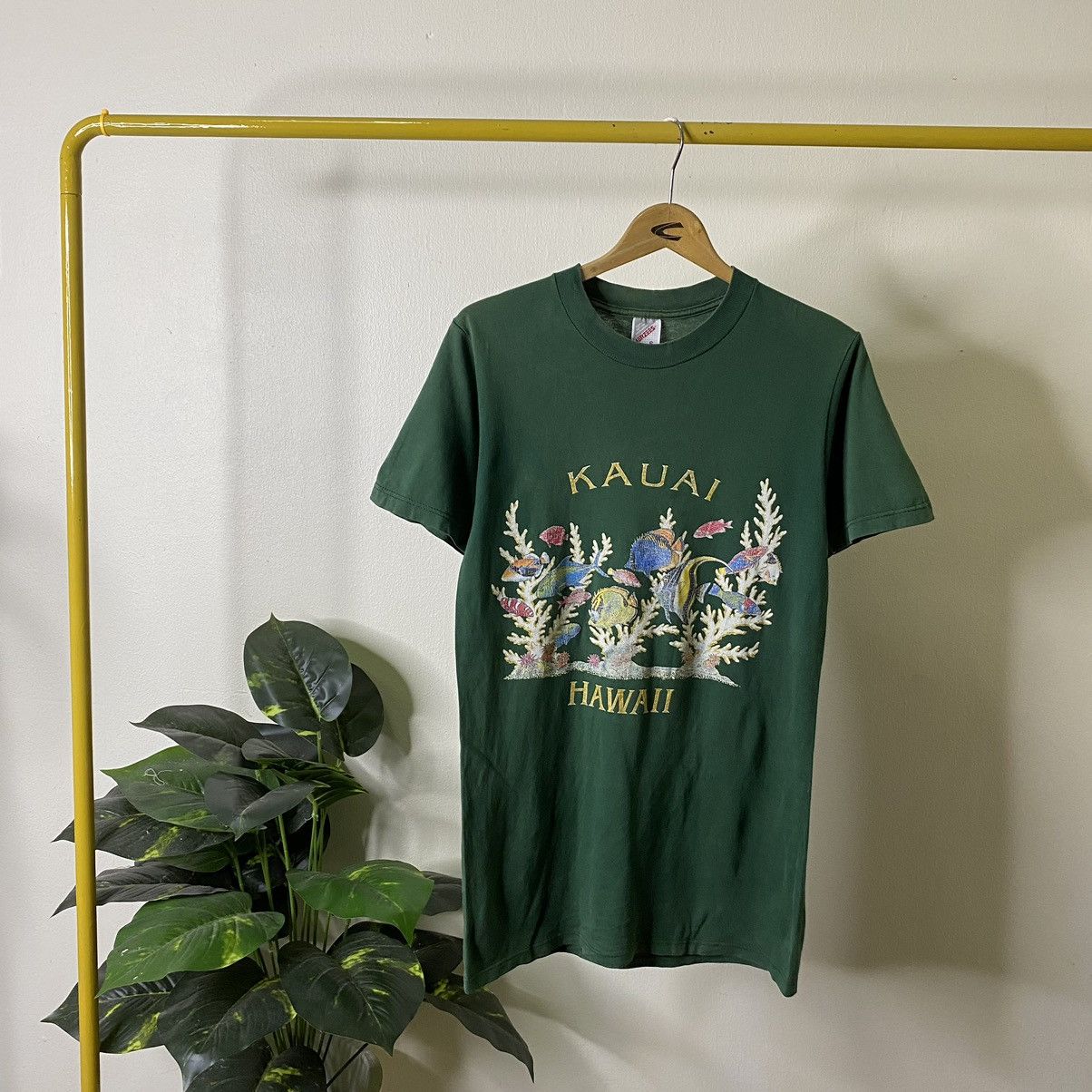 Other Vintage 1990s Kauai Hawaii Coral Reef Tee Made in USA Size US S / EU 44-46 / 1 - 1 Thumbnail