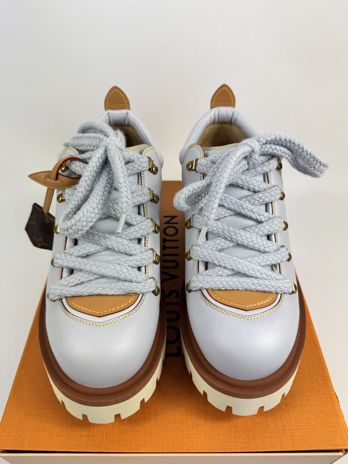 Louis Vuitton LV REMIX DERBIES 1AIJ93 SIZE: LV8 fits US10 Size US 8 / EU 41 - 4 Thumbnail