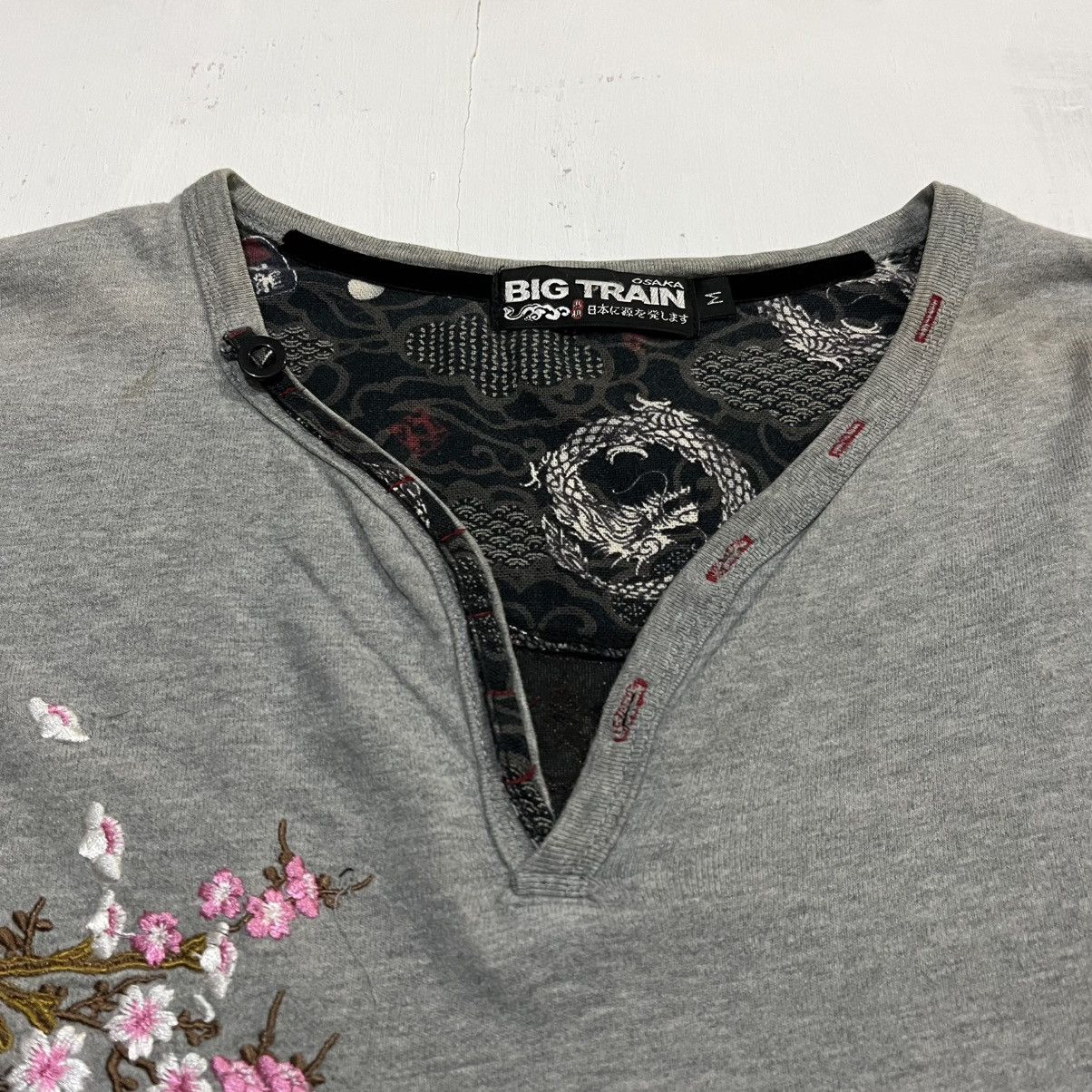 Karakuri Tamashii Big Train Dragon Embroidered Longsleve Size US M / EU 48-50 / 2 - 3 Thumbnail