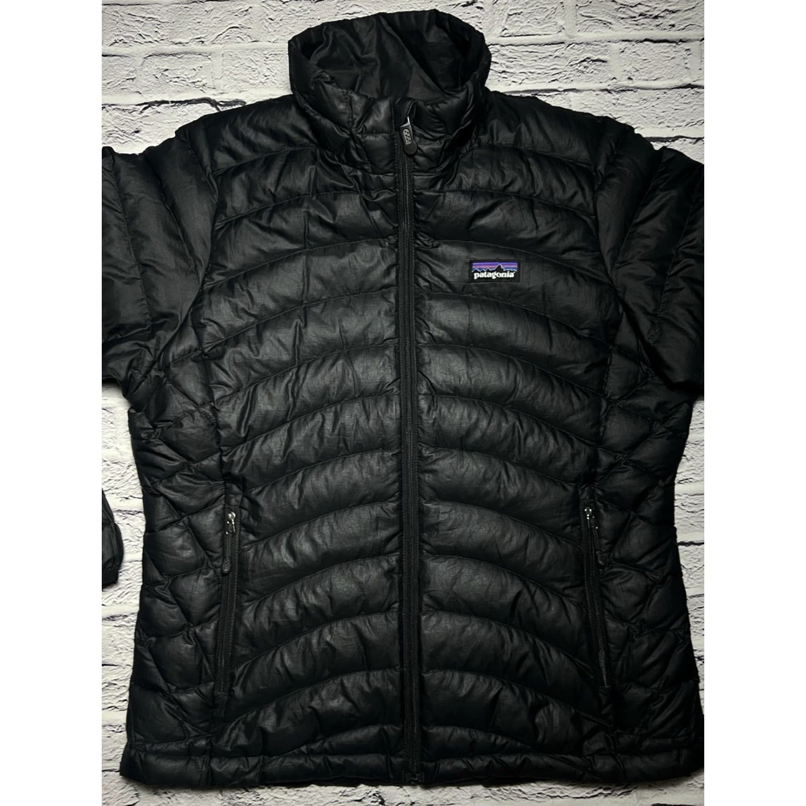 Patagonia Patagonia Women's Black Down Sweater XS Jacket User: Patagonia Women's Black Down Sweater XS Jacket Size XS / US 0-2 / IT 36-38 - 2 Thumbnail
