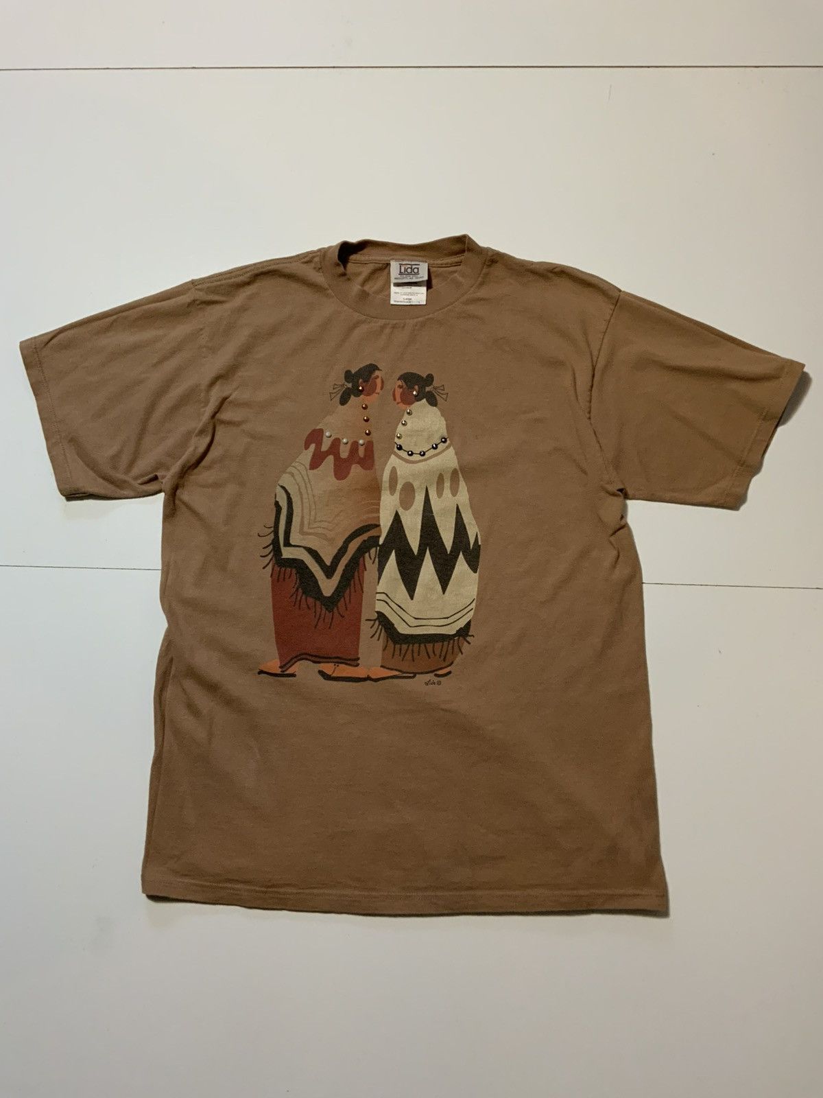 Vintage Vintage 90s Lida Souers Native American Indigenous T-Shirt Size US L / EU 52-54 / 3 - 2 Thumbnail
