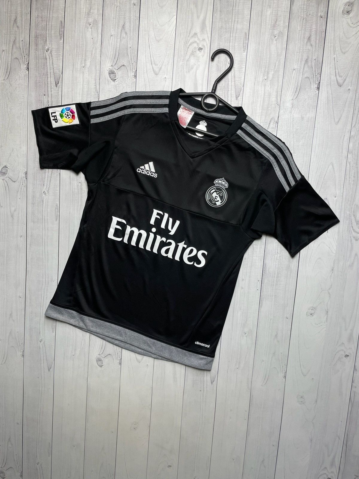 Adidas × Vintage Vintage adidas Real Madrid size Xs black rare away Size US XS / EU 42 / 0 - 1 Thumbnail