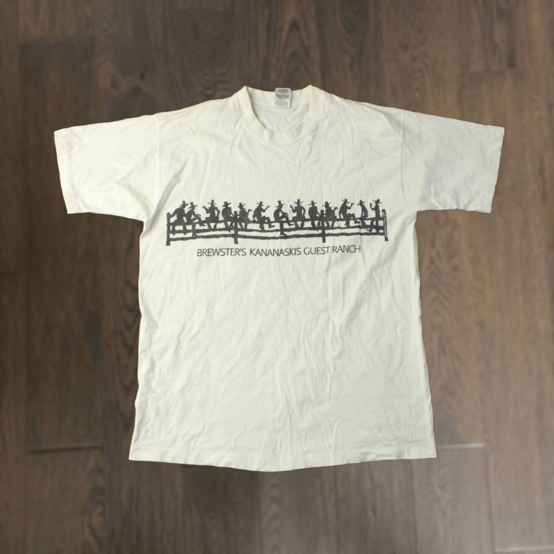 Fruit Of The Loom Brewster's Kananaskis Guest Ranch Shirt Men L White 1990s Vintage Jersey Tee Brand: Fruit of the Loom Size US L / EU 52-54 / 3 - 1 Thumbnail
