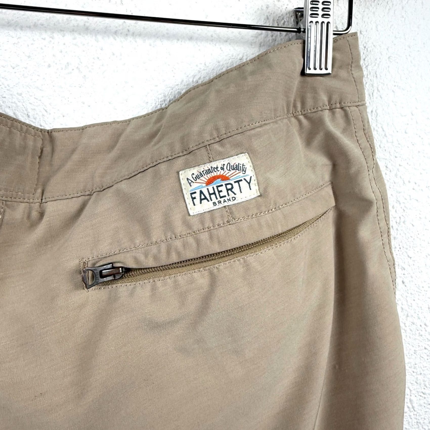 Faherty Faherty Shorts Mens 32 Performance Hybrid Swim Trunks Trunks Drawstring Pockets Beige 9" Inseam Classic Beach Summer Mens Size US 32 / EU 48 - 6 Thumbnail