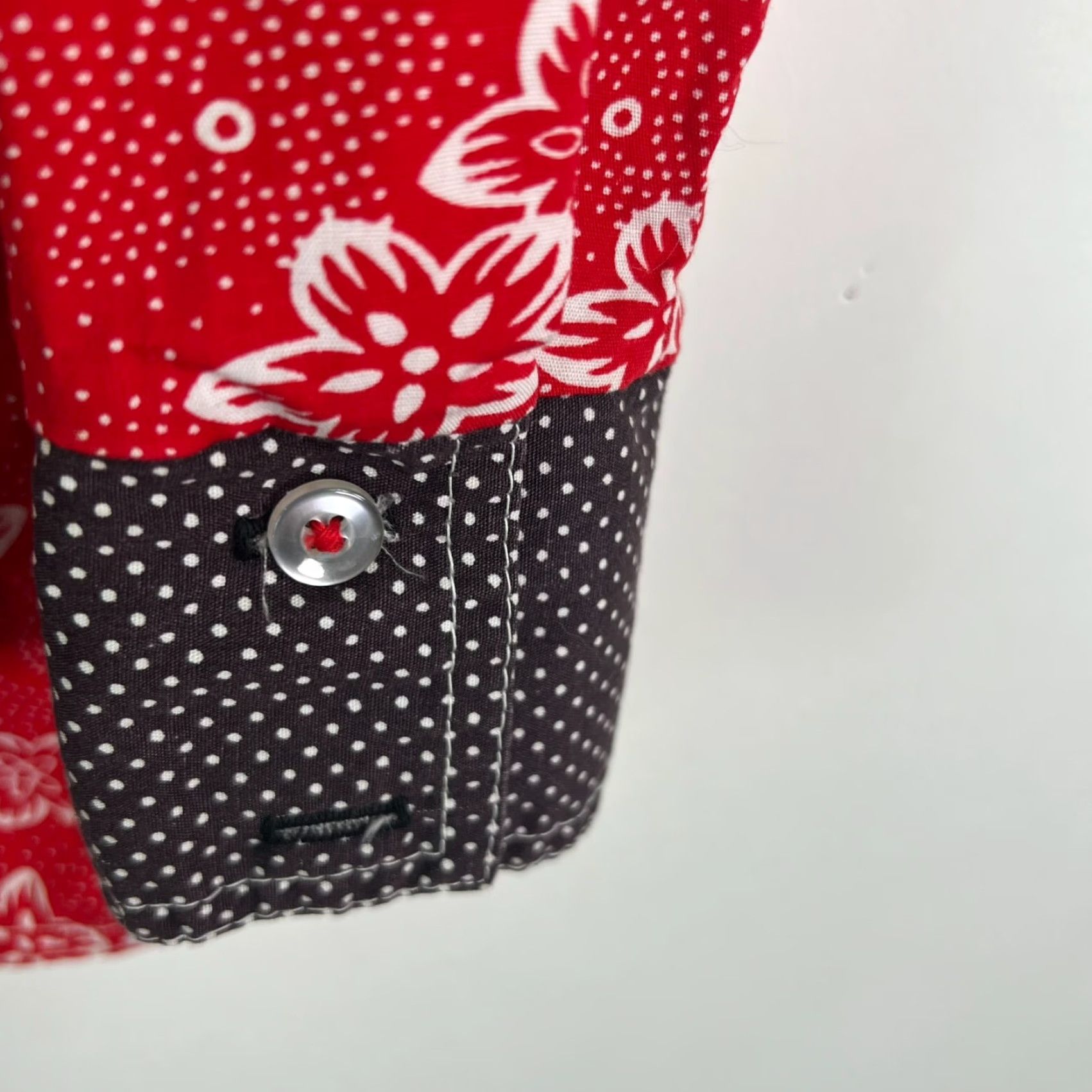 Vintage Vintage Michigan Women's Size S Long Sleeve Floral Button-Up Shirt Red Black Size S / US 4 / IT 40 - 3 Thumbnail