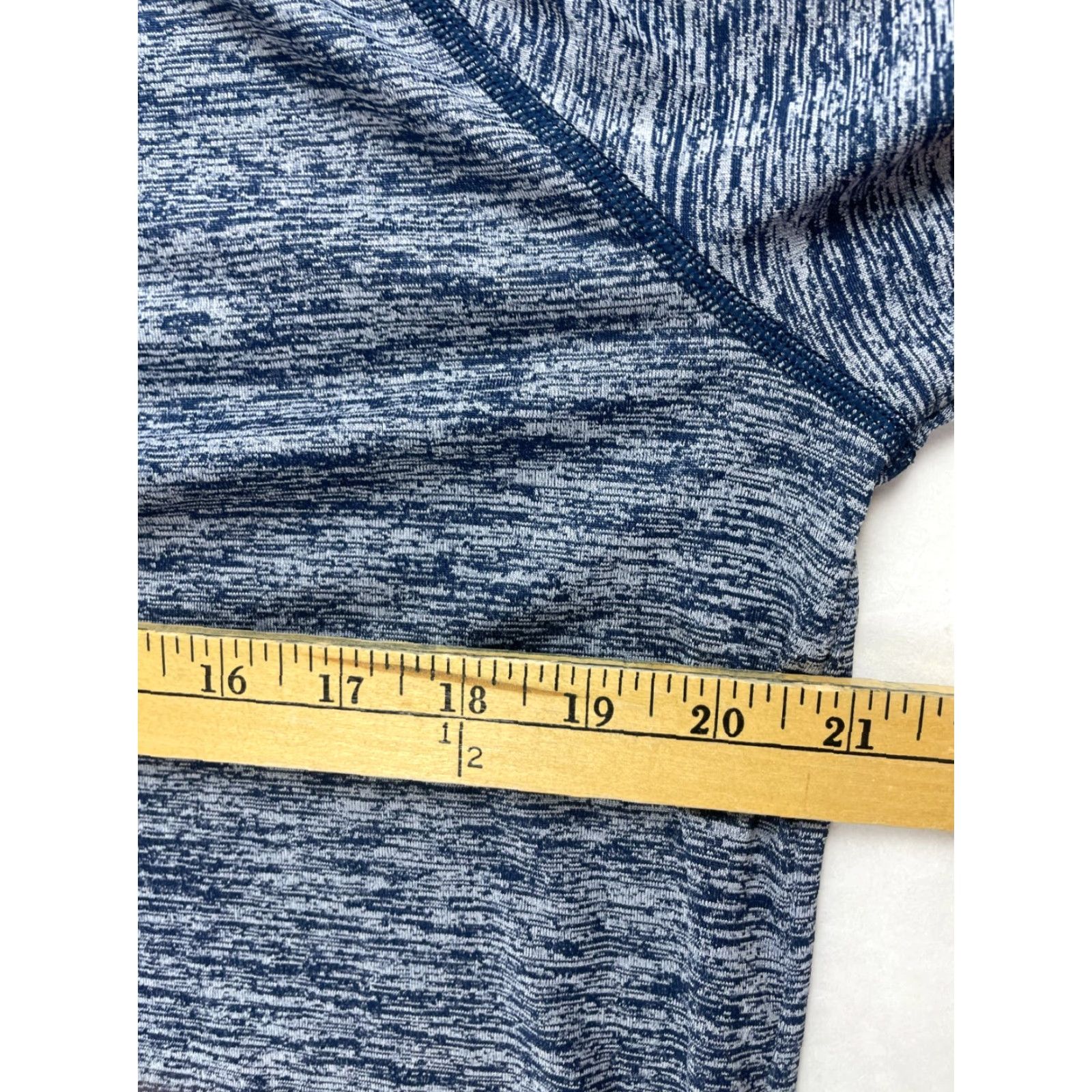 Under Armour Under armour Heat Gear Shirt Women's Medium Blue Heather Activewear 1/4 Zip Size M / US 6-8 / IT 42-44 - 7 Thumbnail