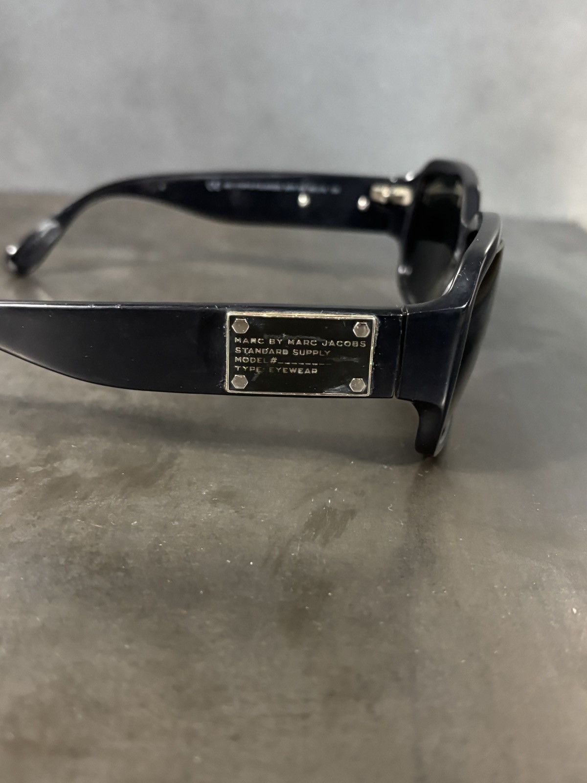 Marc Jacobs 2010s Marc Jacobs Sunglasses Oversized MMJ 075/S Case Size ONE SIZE - 9 Thumbnail