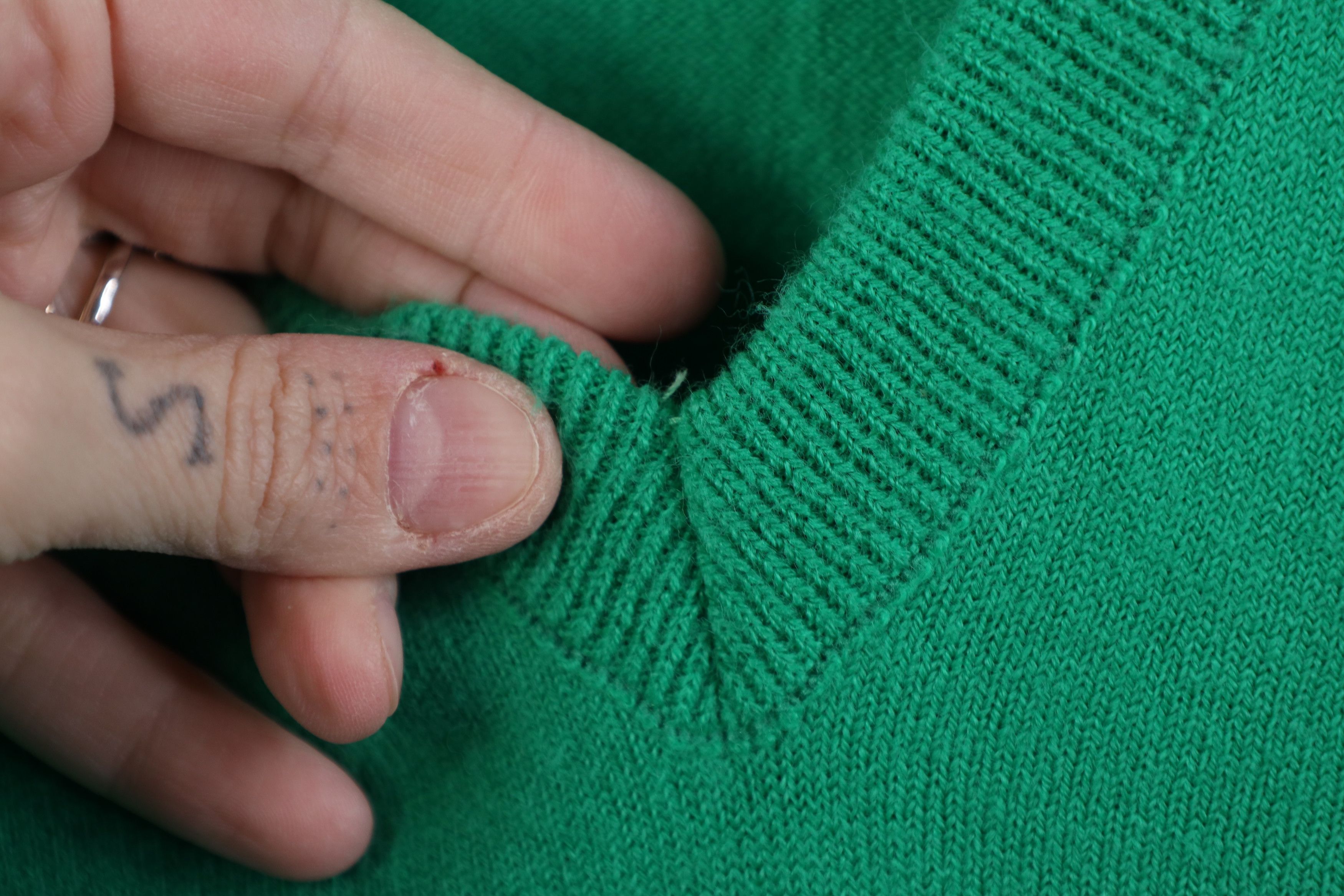 Vintage Vintage 70s Masters Golf Soft Knit V-Neck Sweater Green USA Size US M / EU 48-50 / 2 - 4 Thumbnail