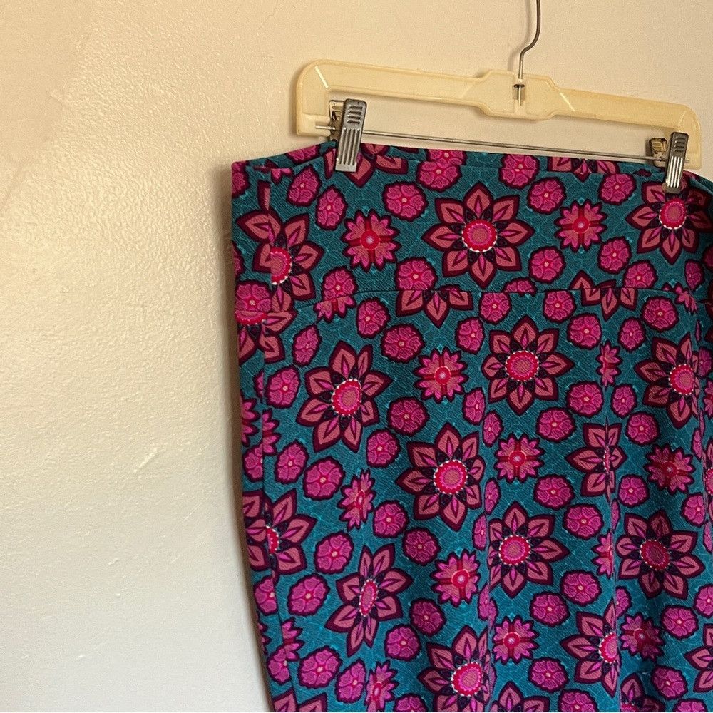 Designer LulaRoe Cassie Style Pencil Elastic Stretch Plus Size 2XL Size 24" / US 00 / IT 34 - 2 Thumbnail