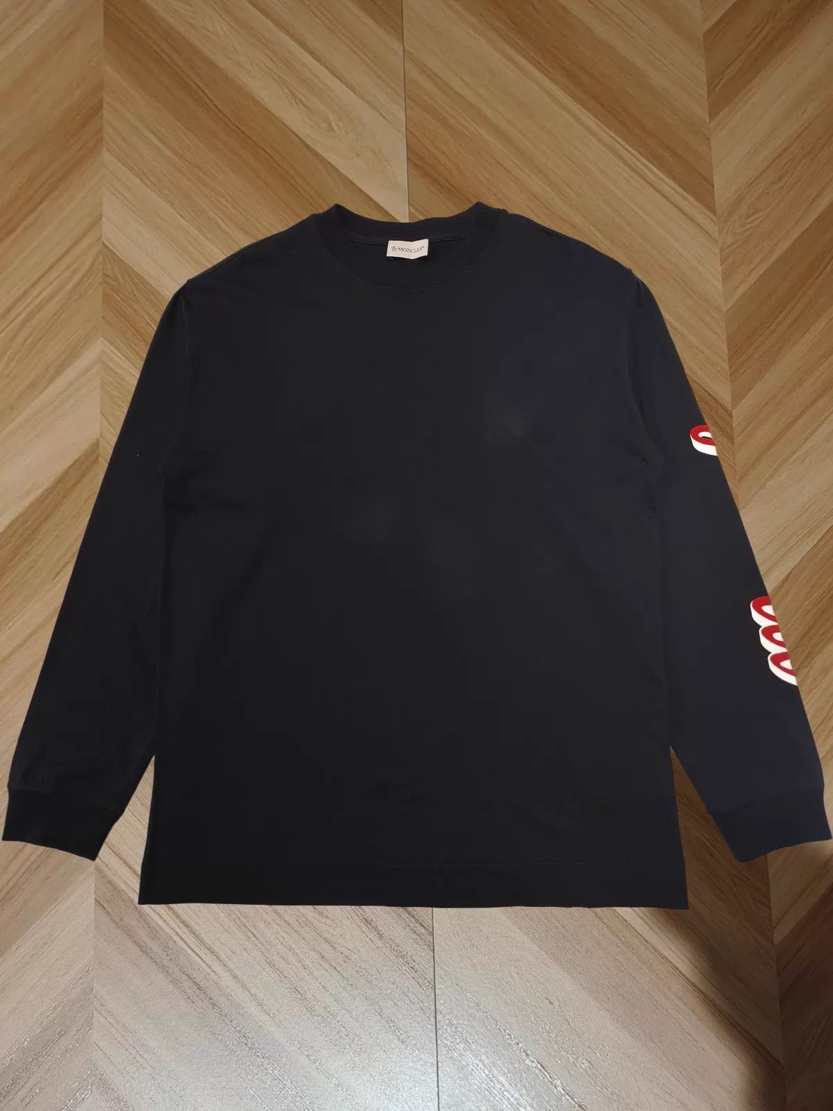 Moncler Moncler lightweight long-sleeve M 99 new authentic Size M / US 6-8 / IT 42-44 - 2 Thumbnail