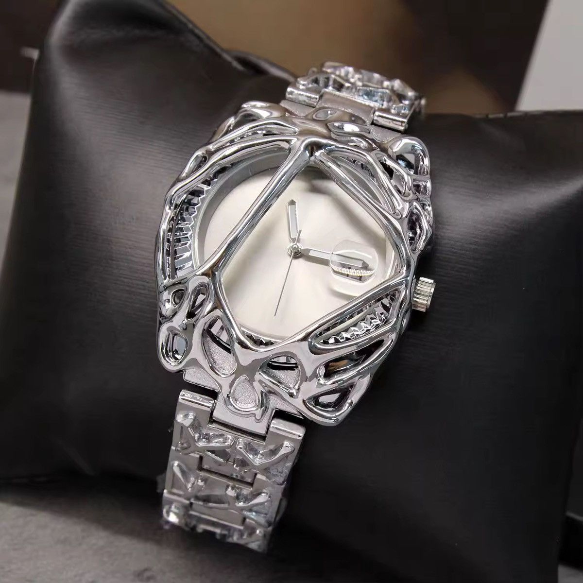 Japanese Brand Claw Watch Size ONE SIZE - 1 Thumbnail