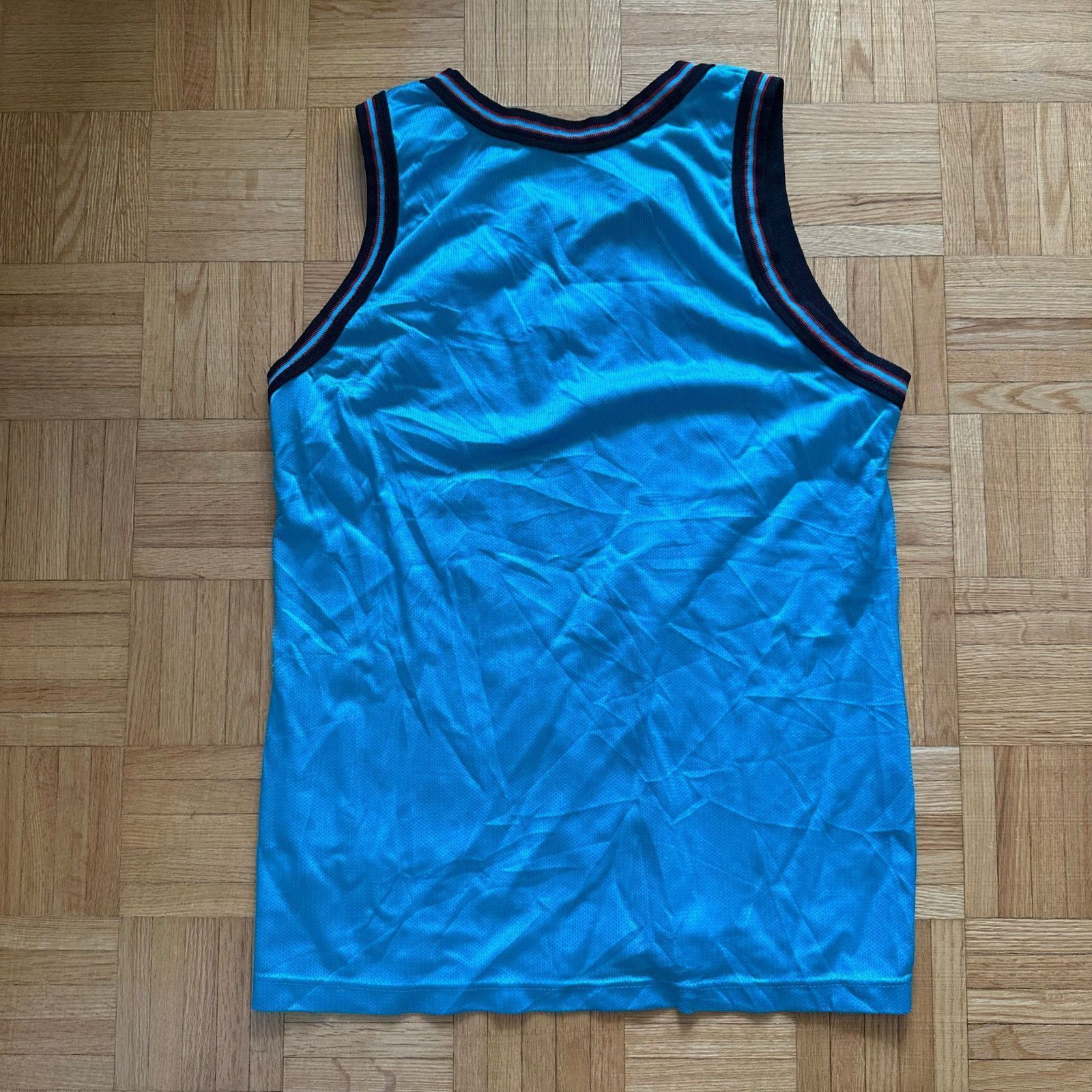 Champion Vintage Champion Blank Vancouver Grizzlies Jersey Size 40 Size US S / EU 44-46 / 1 - 2 Thumbnail