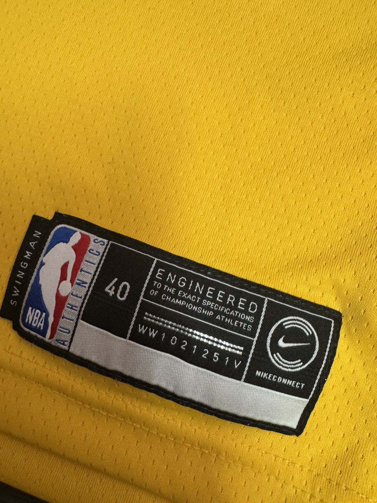 Nike LA Lakers LeBron James #23 NBA Swingman Jersey Size US S / EU 44-46 / 1 - 2 Thumbnail