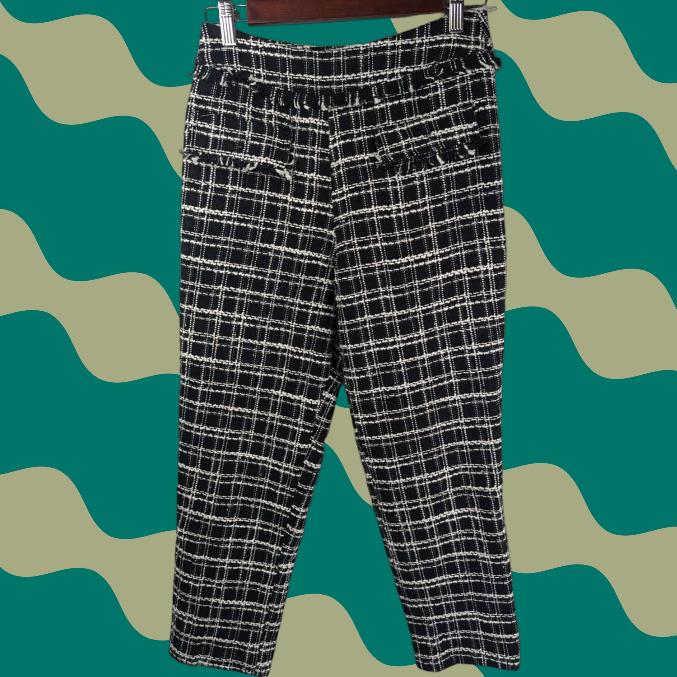 Vintage Smak Parlour Women's Capris Pants Black Plaid Knit Stretch Crop High Rise Regular Size S Capris Retro Size 28" / US 6 / IT 42 - 1 Thumbnail