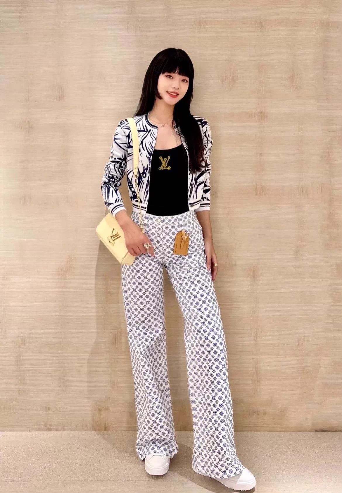 Louis Vuitton LV 25 New Women's High-Waist Full Print Jeans 38 Size 27" / US 4 / IT 40 - 8 Thumbnail