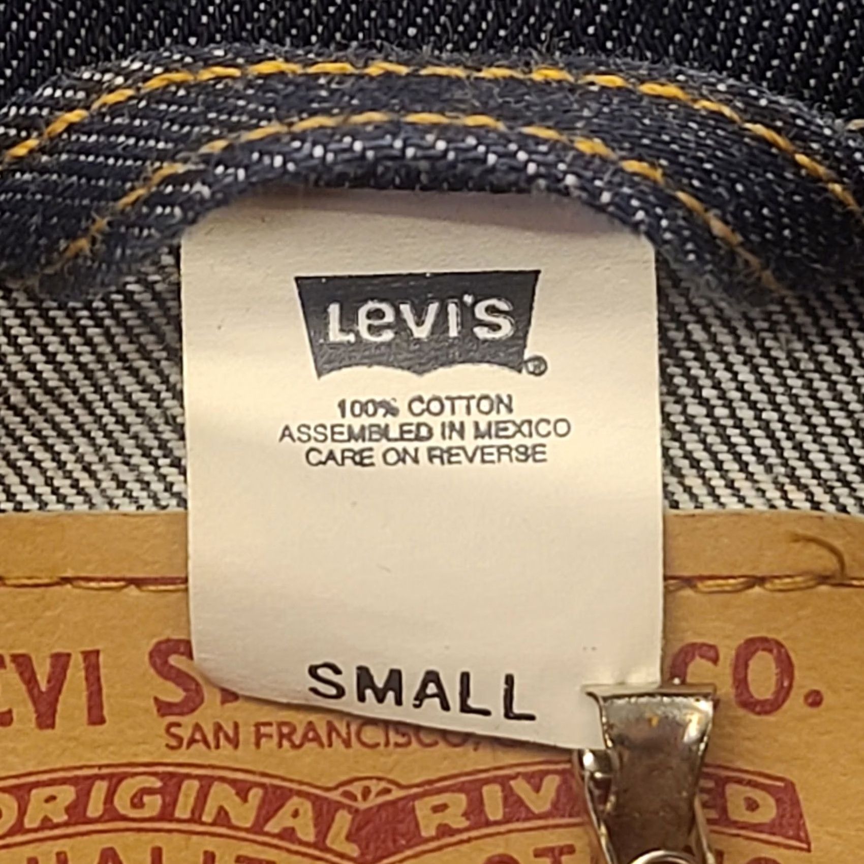 Levi's VINTAGE Levi's Trucker Jacket Womens Small 70516-4806 Denim Blue Long Sleeve Button Cotton 80s 90s Retro Fits Regular Womens Jacket Size S / US 4 / IT 40 - 3 Thumbnail