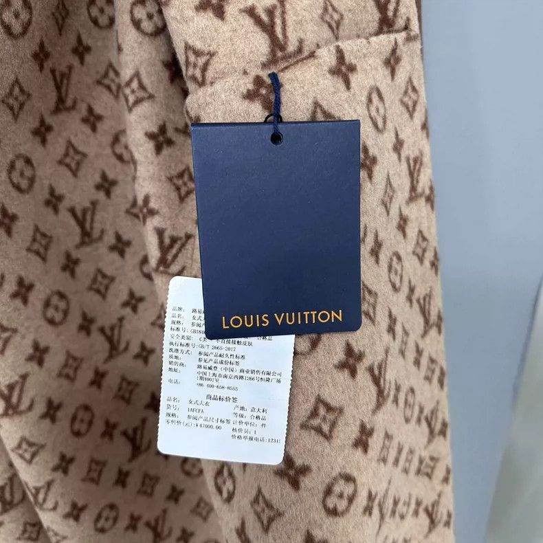 Louis Vuitton New Louis Vuitton Brown Patterned Coat-2506 Size S / US 4 / IT 40 - 6 Thumbnail