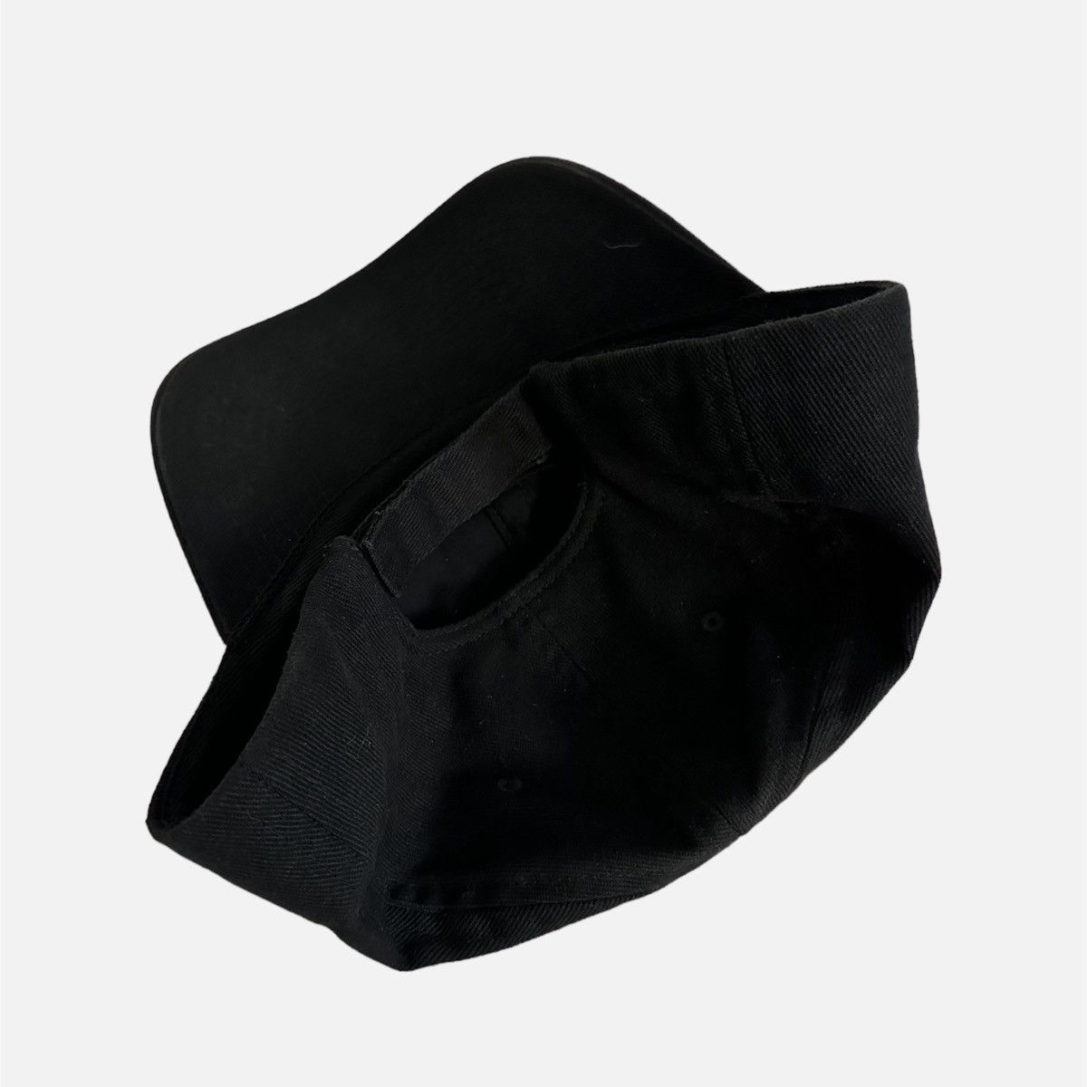 BALENCIAGA WARDROBE BLACK LOGO CAP Balenciaga Balenciaga