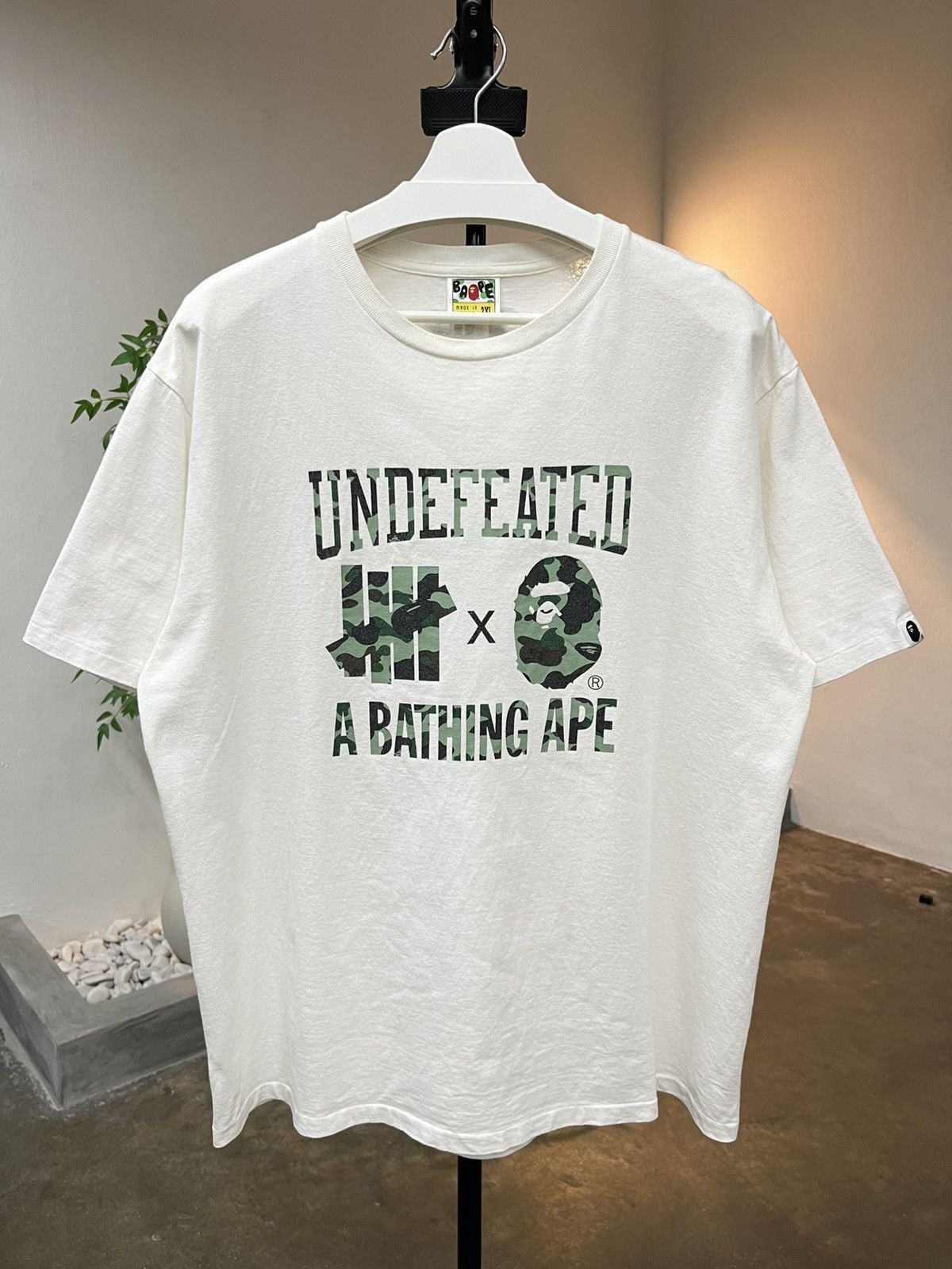Bape × Undefeated Undefeated x A Bathing Ape Camouflage Logo Tee Size US XXL / EU 58 / 5 - 1 Thumbnail