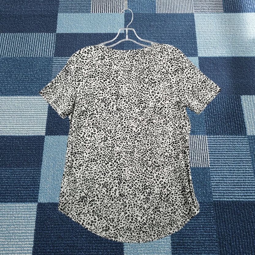 Old Navy Old Navy T-Shirt Womens M Medium Gray Basic Animal Print Short Sleeves Luxe Tee Size M / US 6-8 / IT 42-44 - 1 Thumbnail