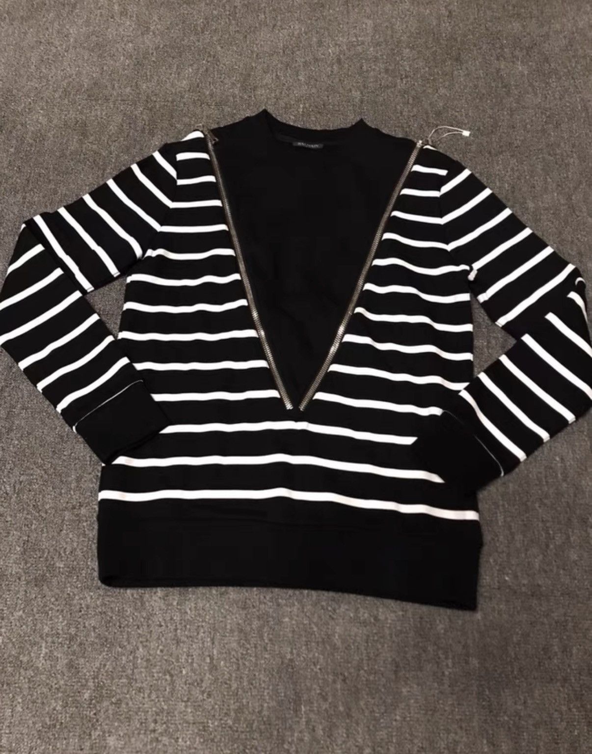 Balmain BALMAIN Hoodie — Mainline Brand New Size XL. Size US XL / EU 56 / 4 - 3 Thumbnail