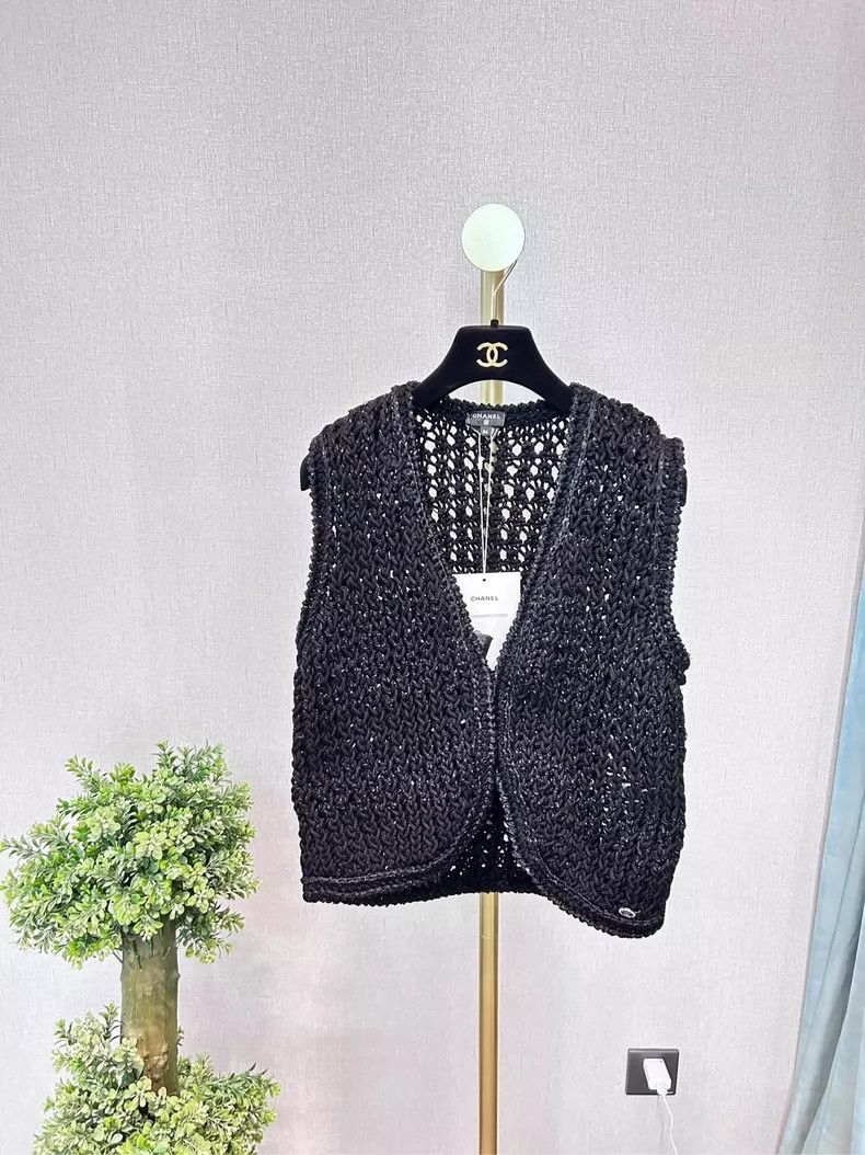 Chanel Chanel 22s black hollow vest Size XXS / US 00 / IT 34 - 1 Thumbnail