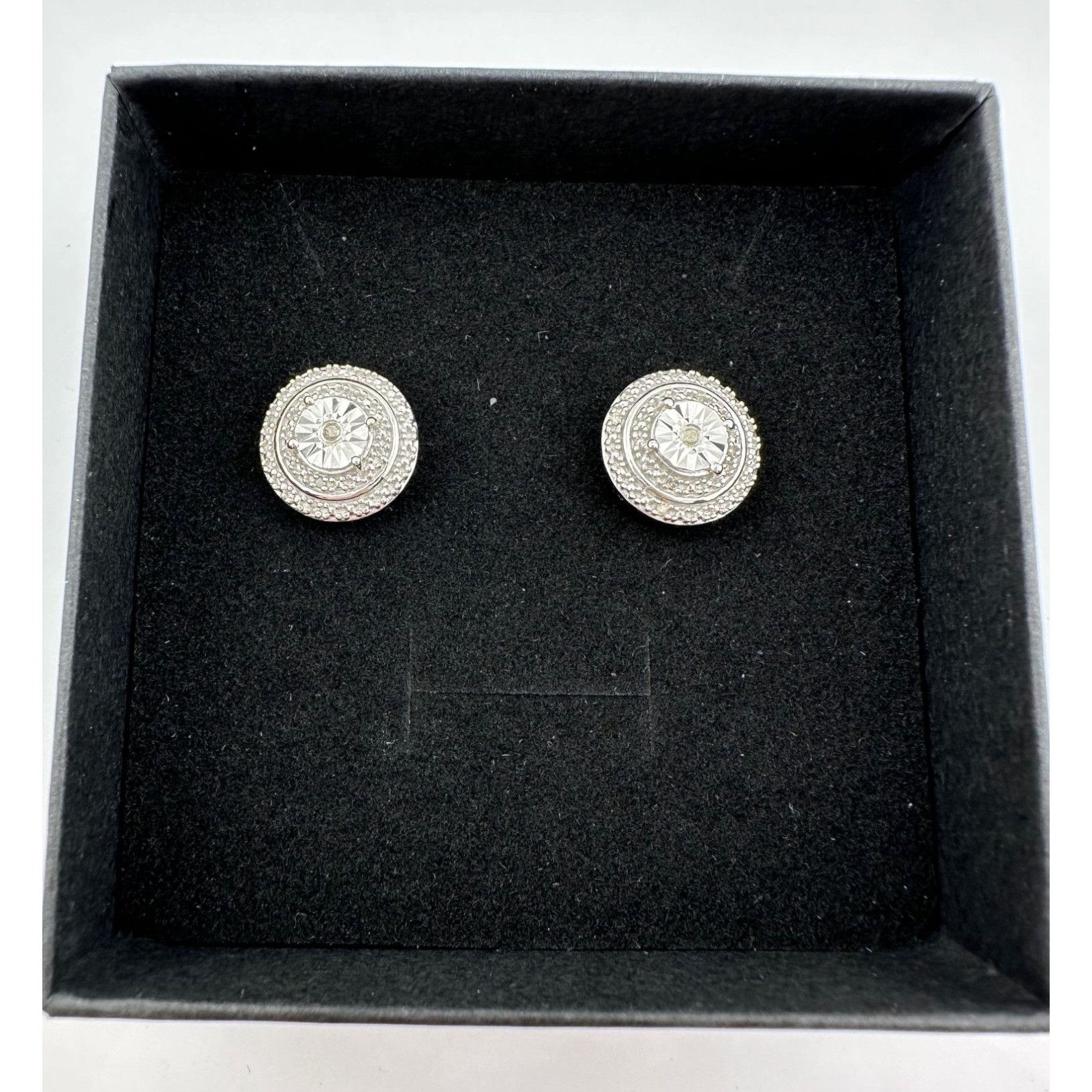 Other Round Illusion Diamond Stud Earrings Size ONE SIZE - 7 Thumbnail