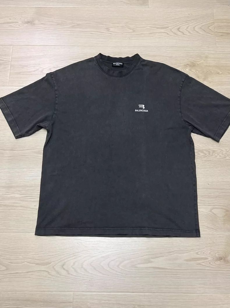 Balenciaga Balenciaga B Embroidered Logo Short Sleeve Washed Black L Size US L / EU 52-54 / 3 - 1 Thumbnail