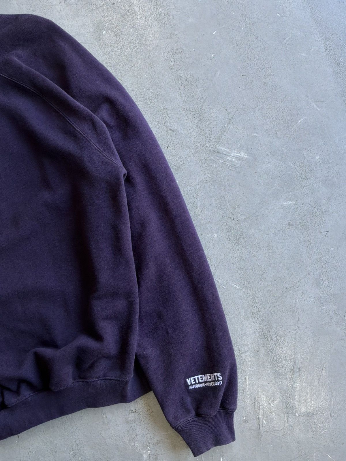 Vetements F/W17 Vetements - UNSKINNY - Crewneck Size US M / EU 48-50 / 2 - 6 Thumbnail