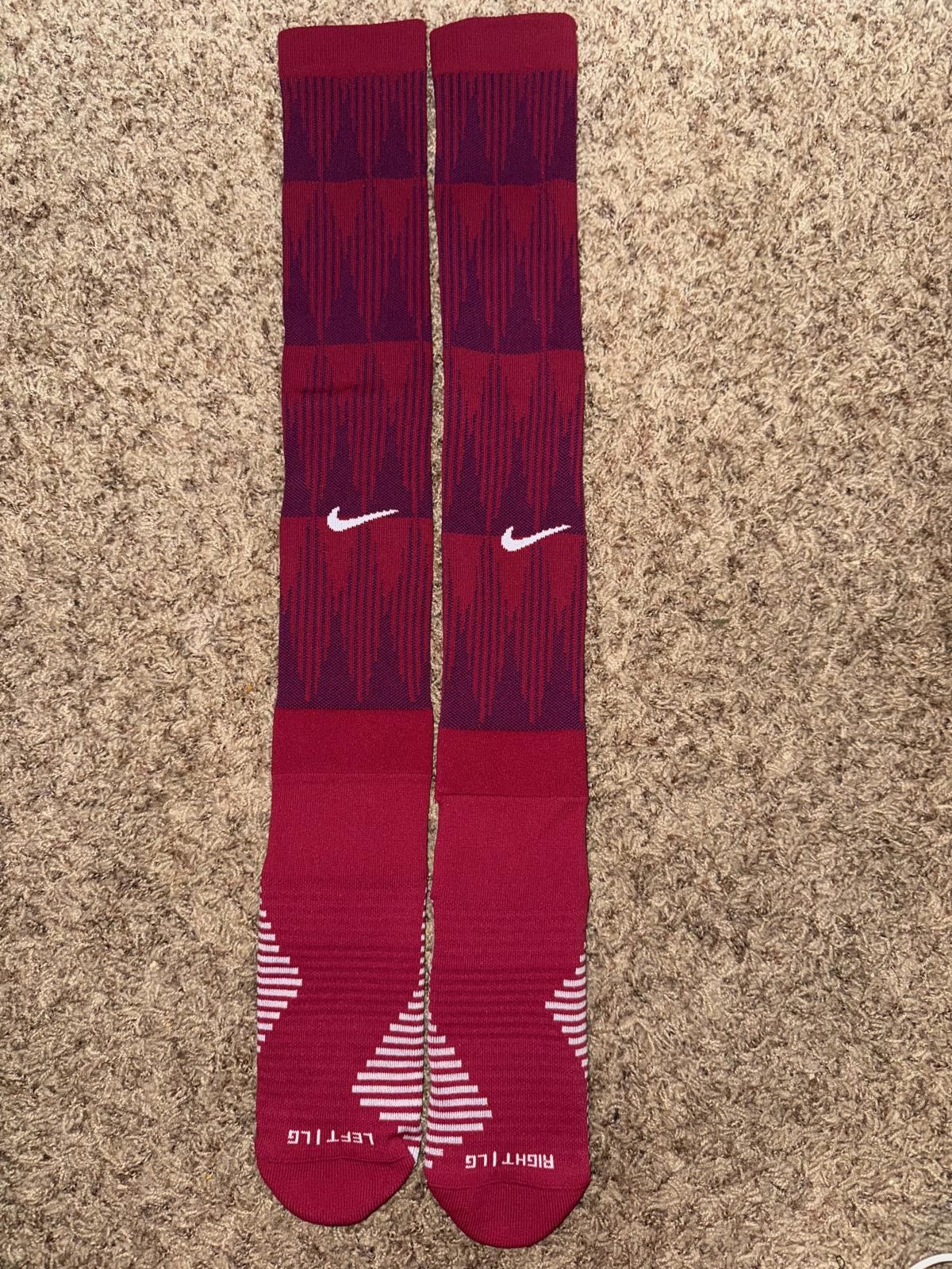 Nike Nike Men’s F.C. Barcelona Strike Home Knee-high Football Socks Size ONE SIZE - 5 Thumbnail