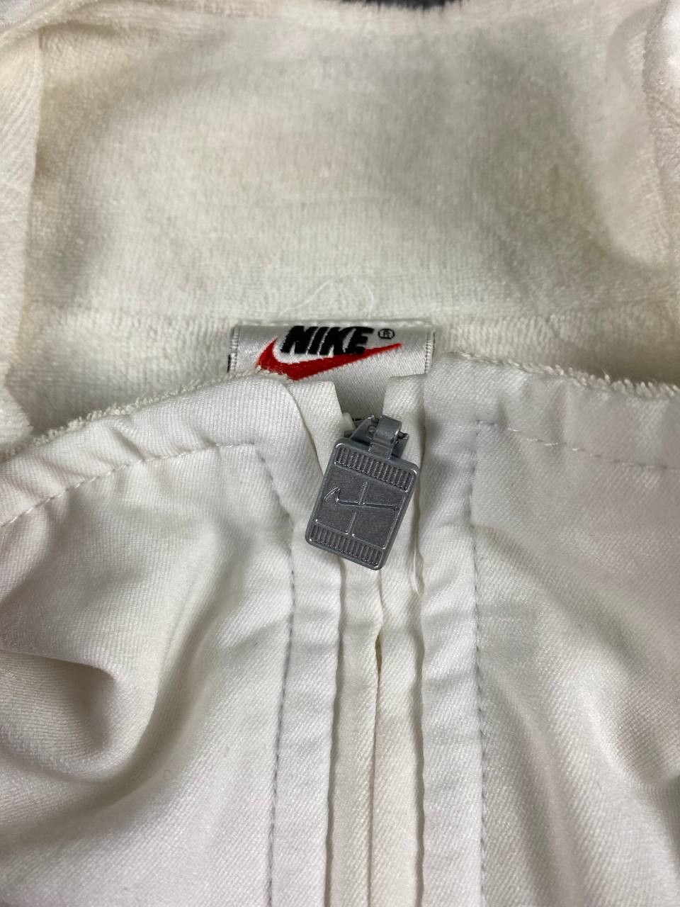 Nike vintage 90s nike court jacket removeablesleeves Size US L / EU 52-54 / 3 - 5 Thumbnail