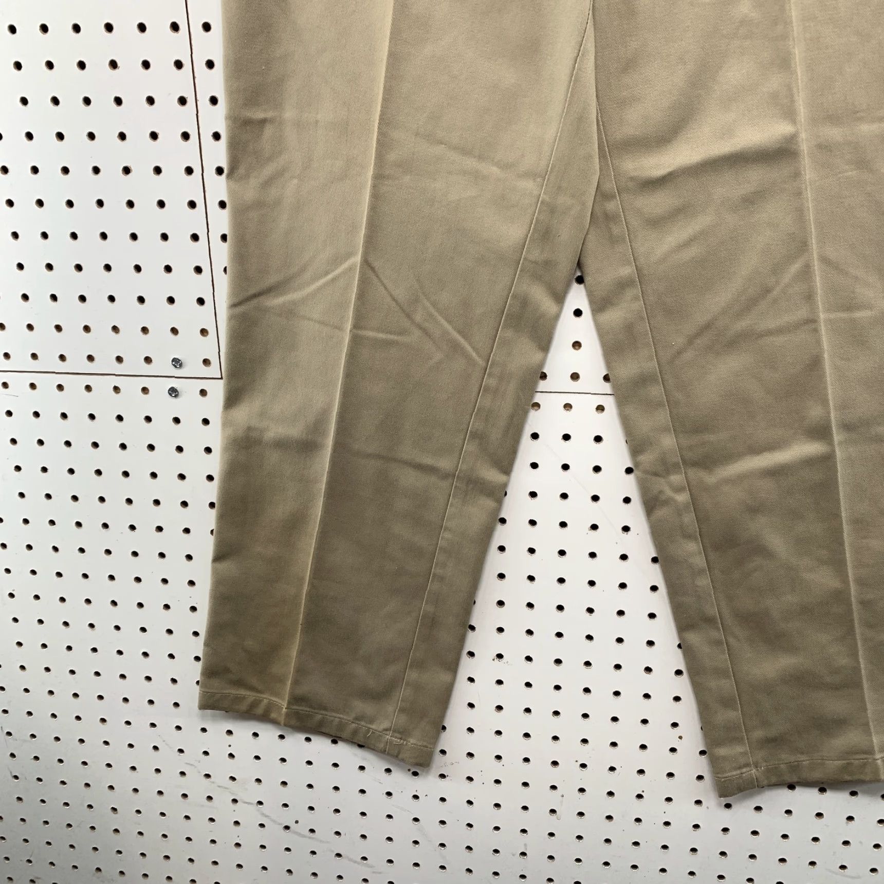 Dockers VINTAGE? No — Dockers Khaki Chino Pants, 33x30, Brown, Straight Leg, Men, - Dockers Brand, Khaki Chino, NWT, Flat Front, Cotton, Casual Wear Size US 33 - 4 Thumbnail