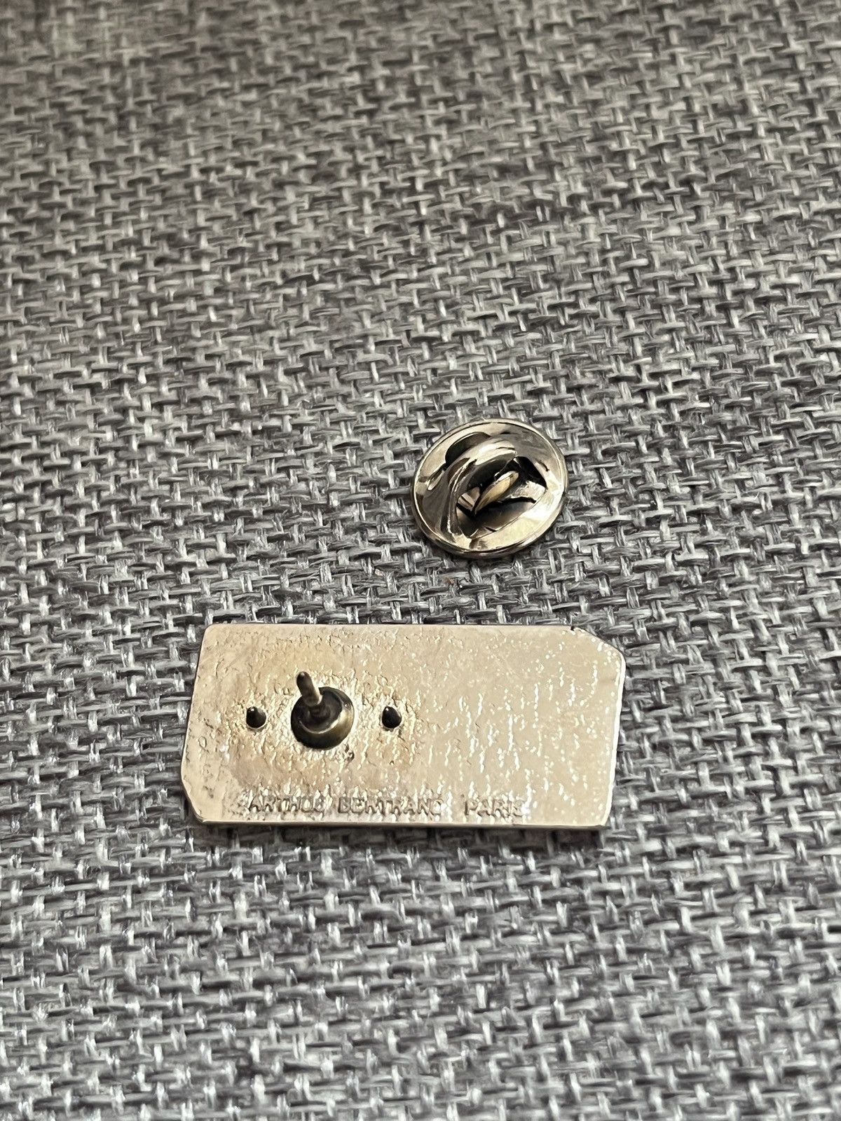 Vintage Chivas Regal whiskey vintage pin Size ONE SIZE - 5 Thumbnail